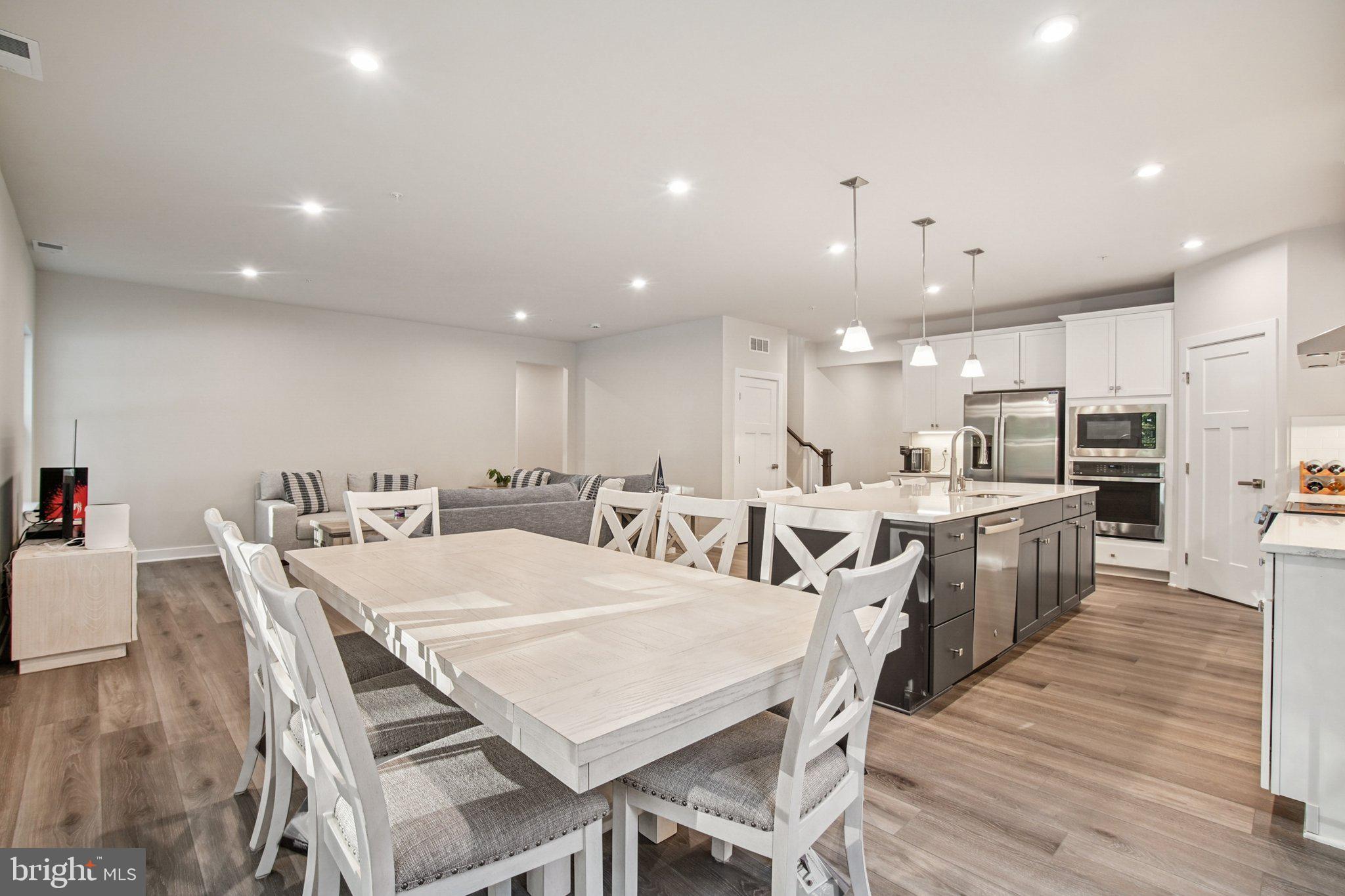 PERRY'S RETREAT - Residential