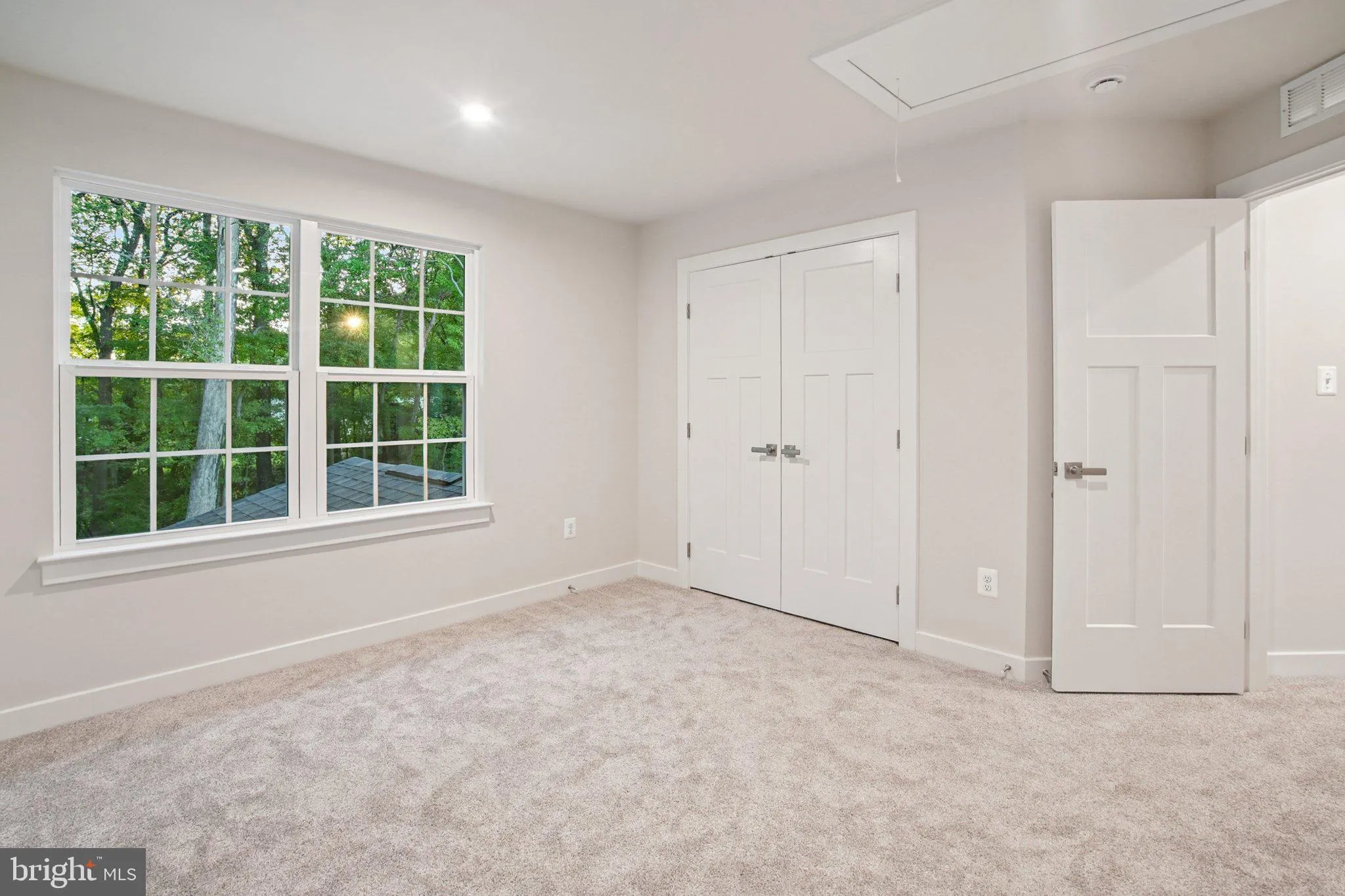 Grasonville, Maryland 21638, United States, 5 Bedrooms Bedrooms, ,3 BathroomsBathrooms,Residential,Active,216086