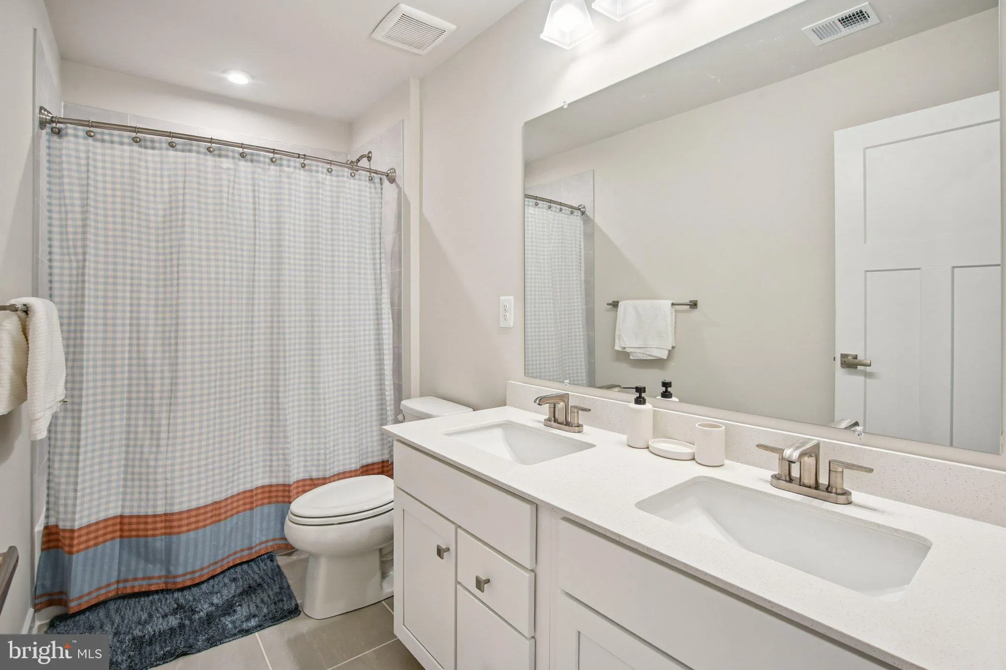 Grasonville, Maryland 21638, United States, 5 Bedrooms Bedrooms, ,3 BathroomsBathrooms,Residential,Active,216086