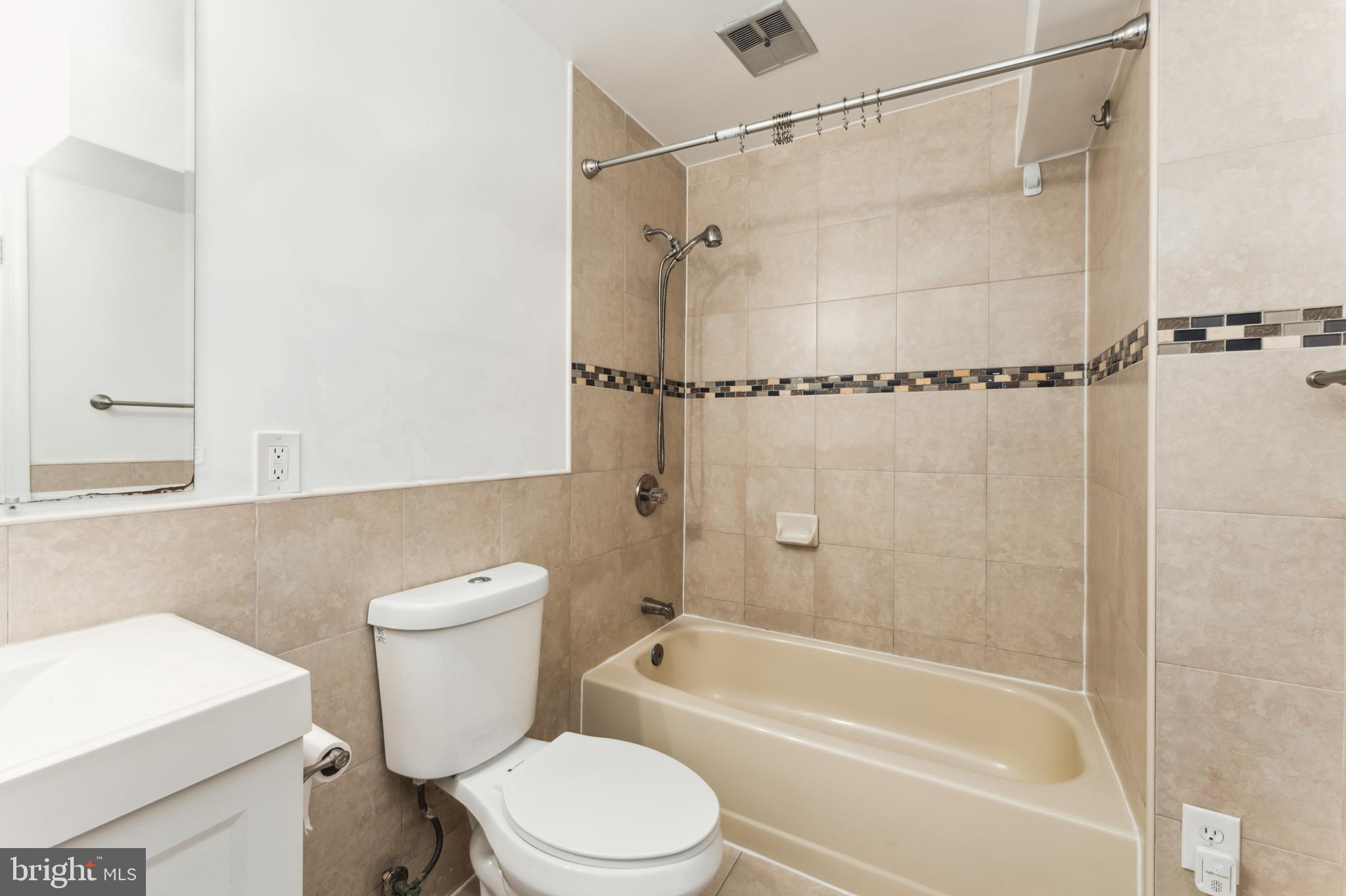 GREENCASTLE MANOR - Residential Lease