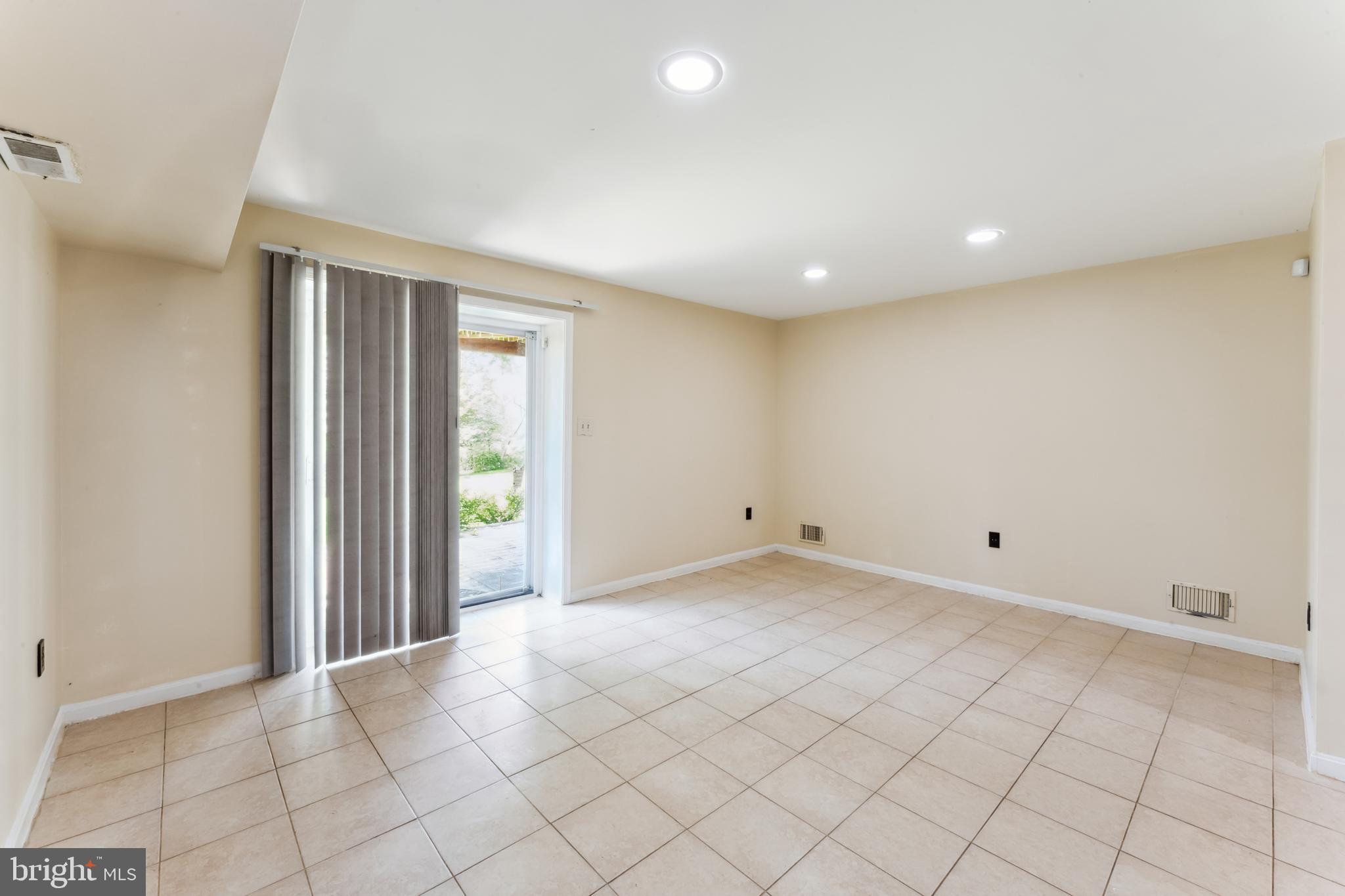 GREENCASTLE MANOR - Residential Lease