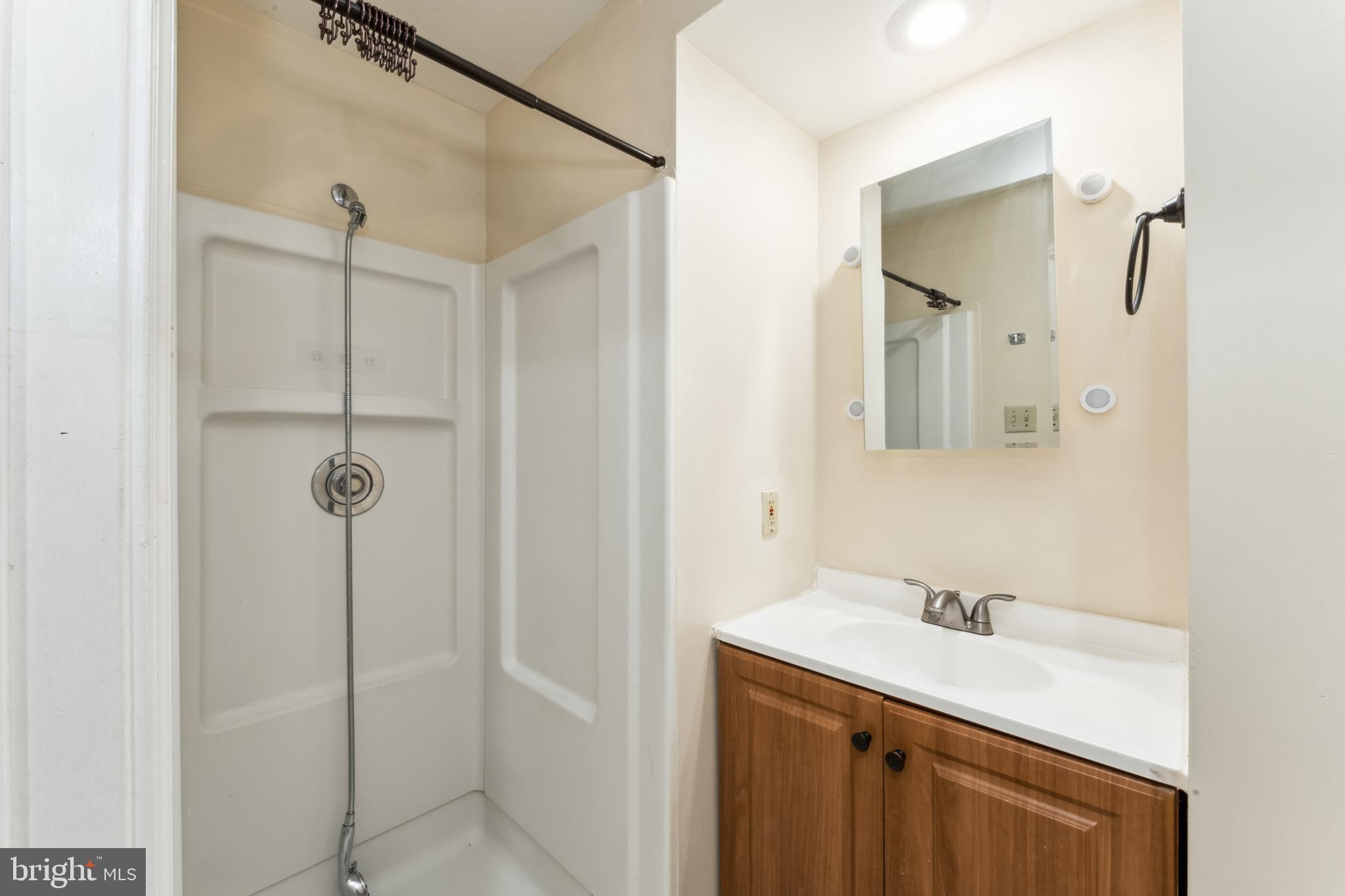 GREENCASTLE MANOR - Residential Lease