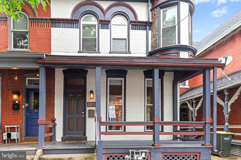 Photo of 305 W Lemon Street, LANCASTER, PA 17603 (MLS # PALA2068786)