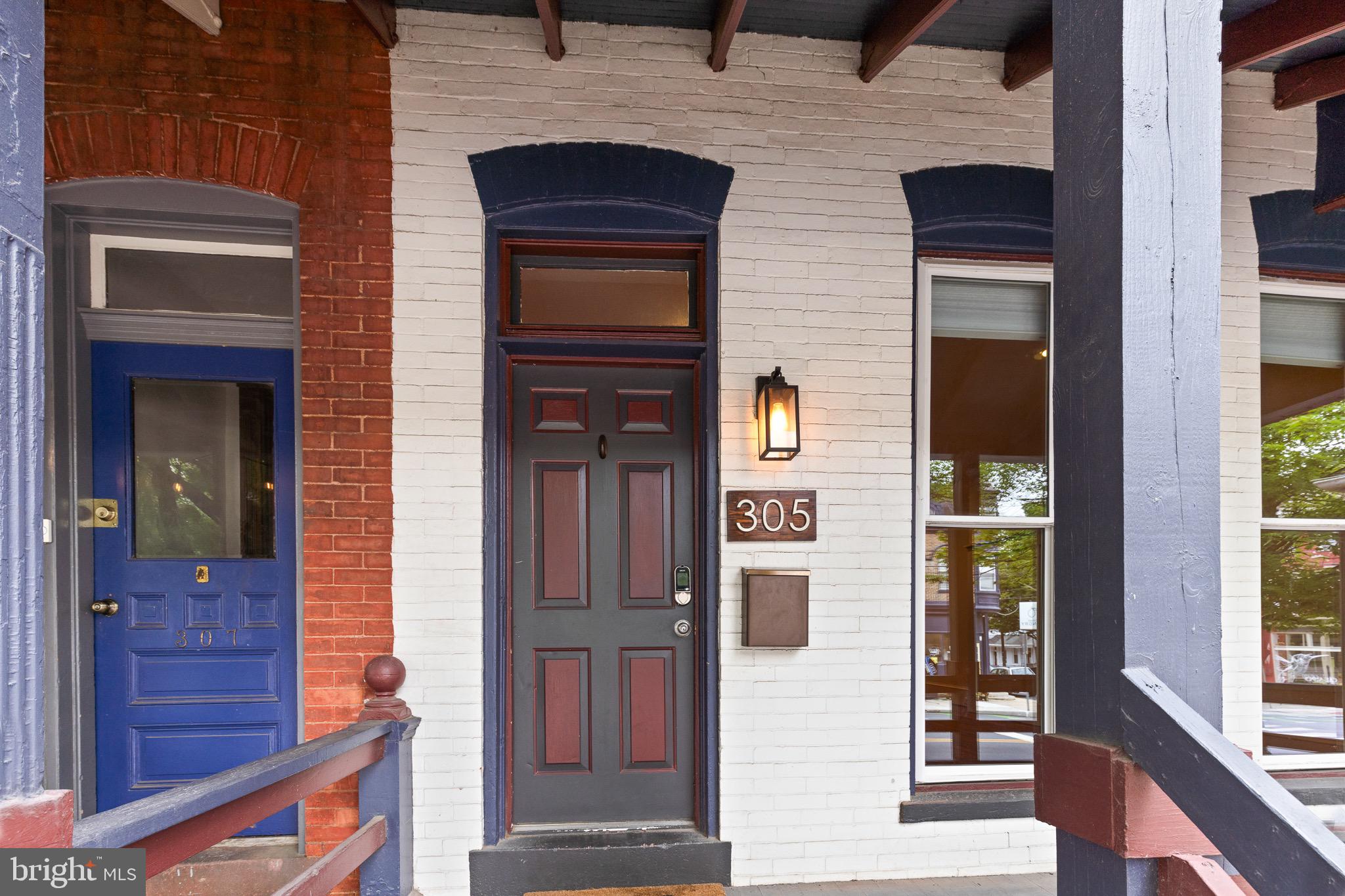 305 W LEMON STREET