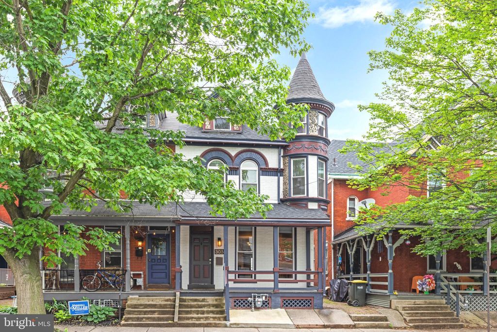 Photo of 305 W Lemon Street, LANCASTER, PA 17603 (MLS # PALA2068786)