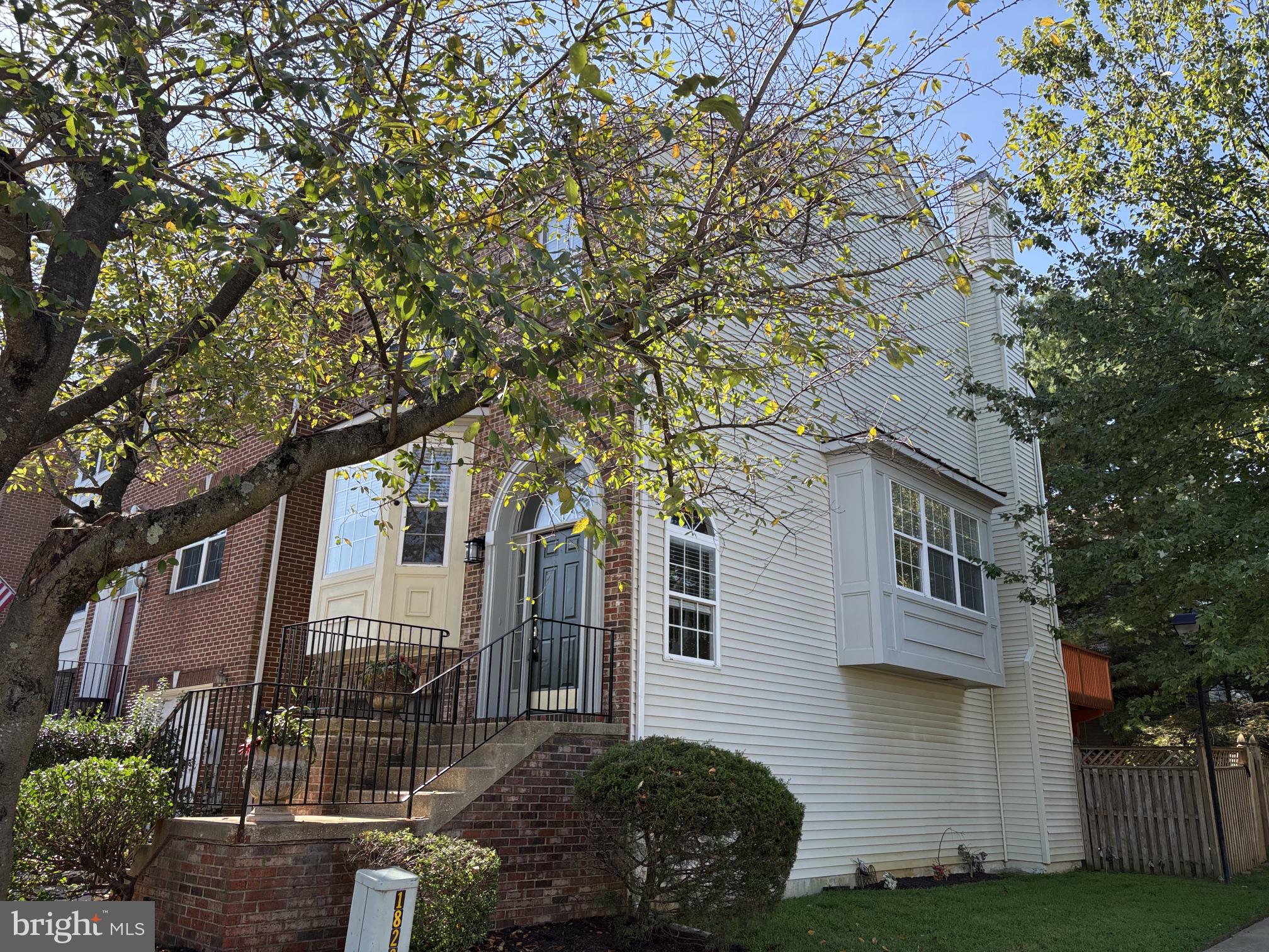 8106 CASTLEBURY TERRACE