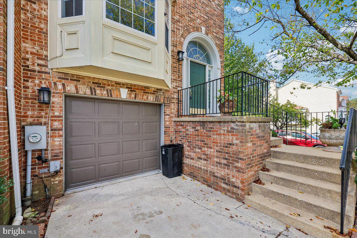 8106 CASTLEBURY TERRACE