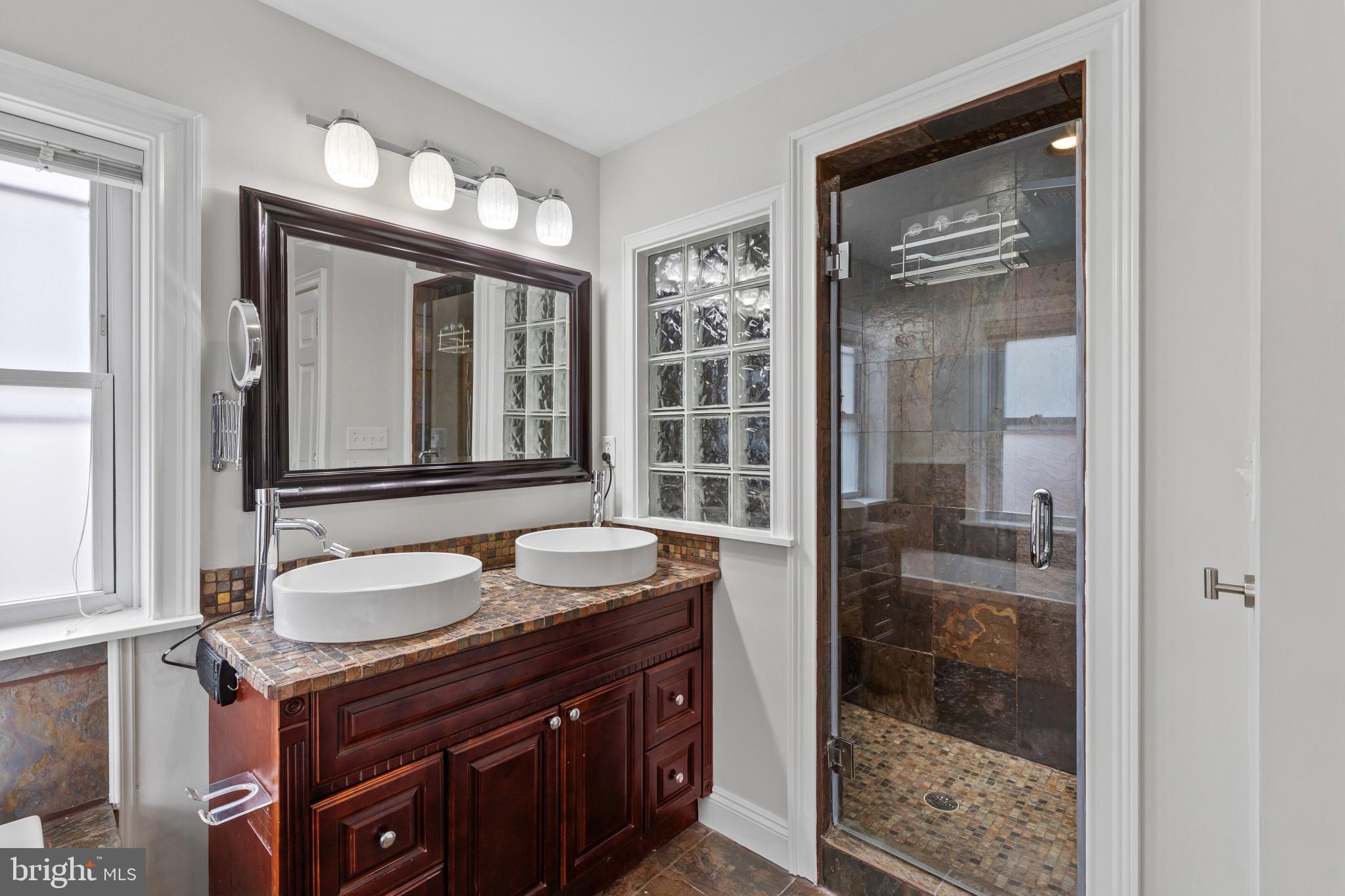 BUTCHERS HILL - Residential