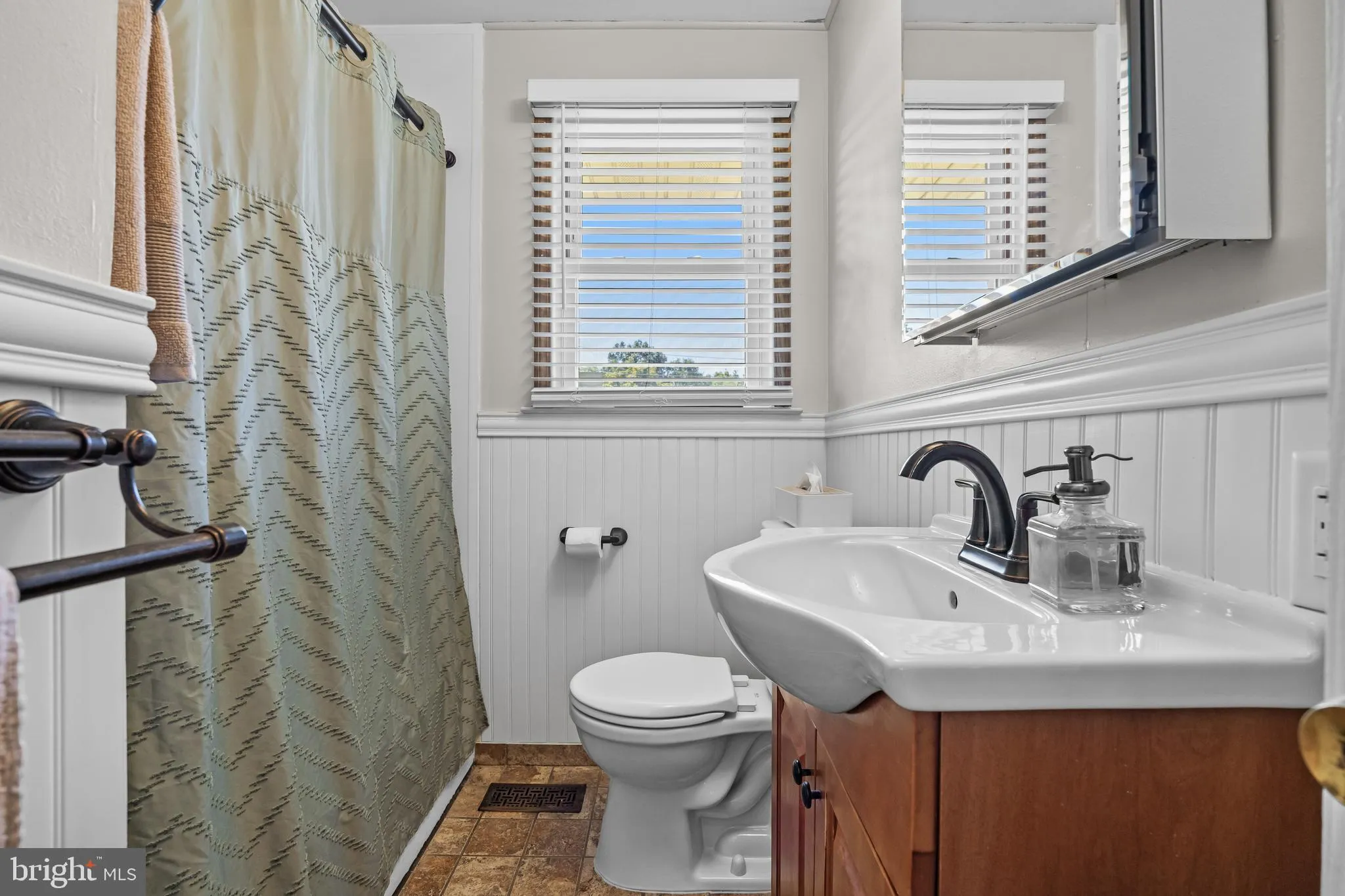 Lumberton, New Jersey 08048, United States, 3 Bedrooms Bedrooms, ,1 BathroomBathrooms,Residential,Contingent,201375