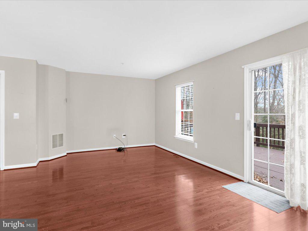 FALCON CREST - Residential