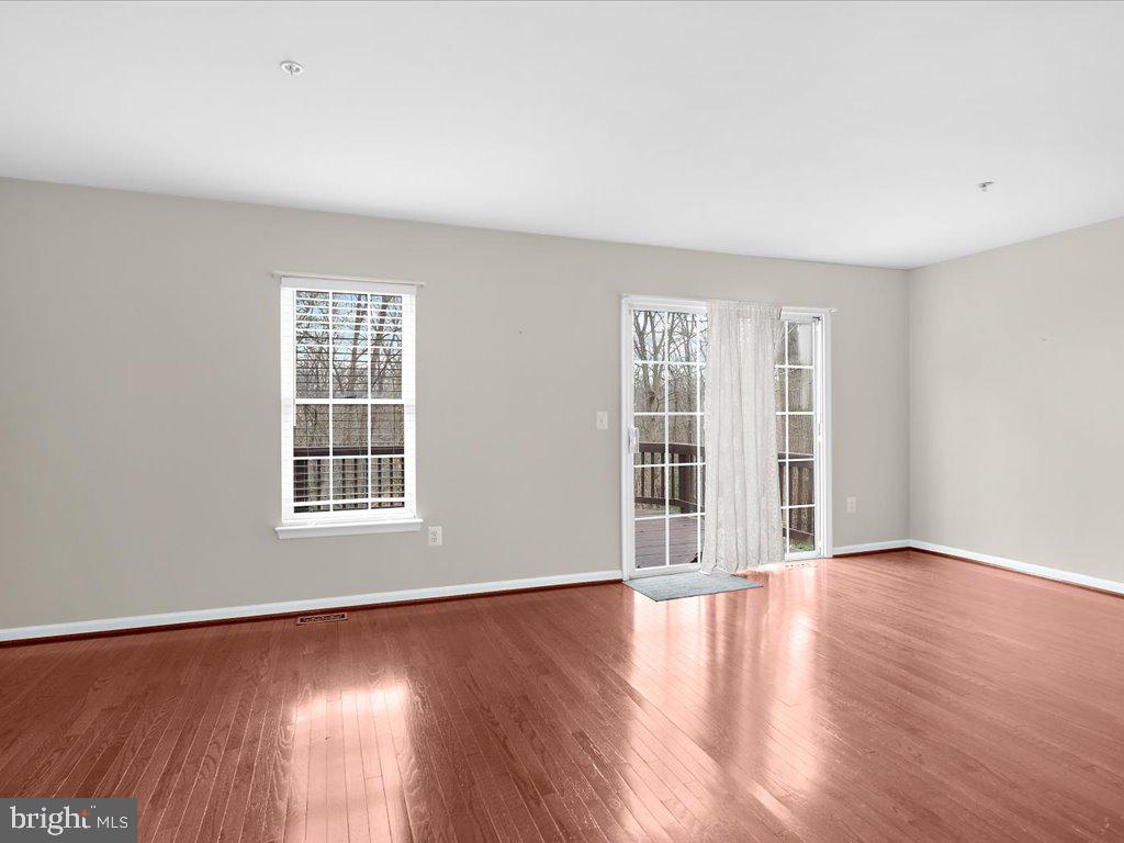 FALCON CREST - Residential