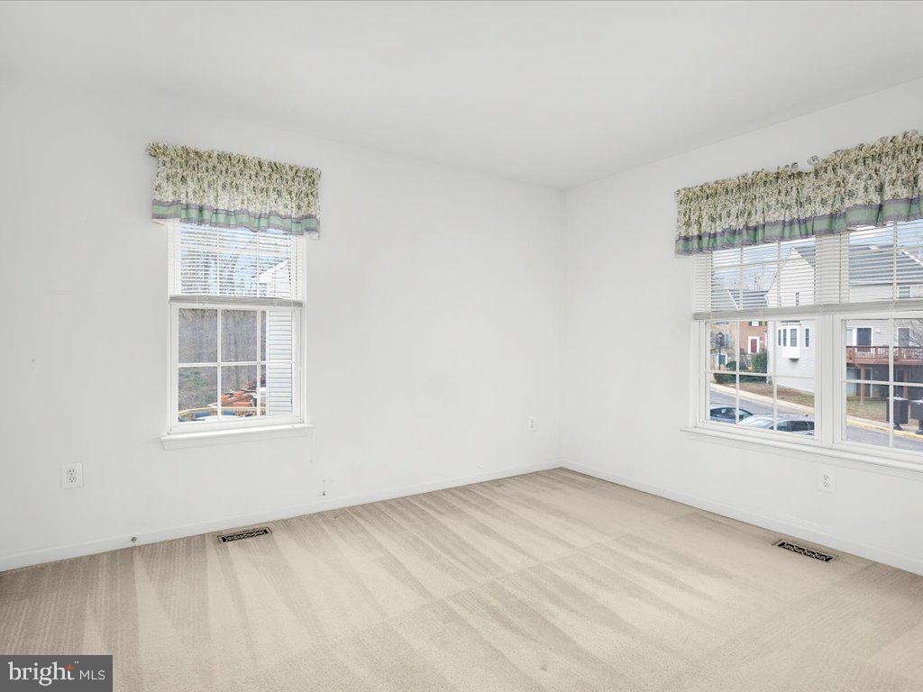 FALCON CREST - Residential