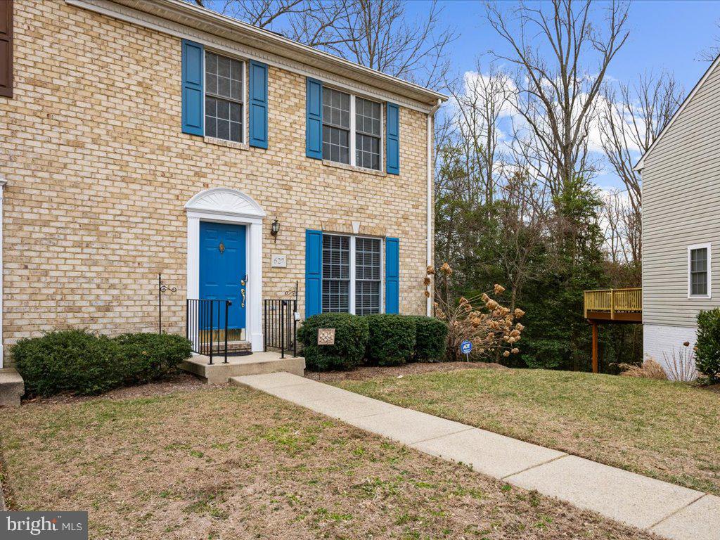 FALCON CREST - Residential