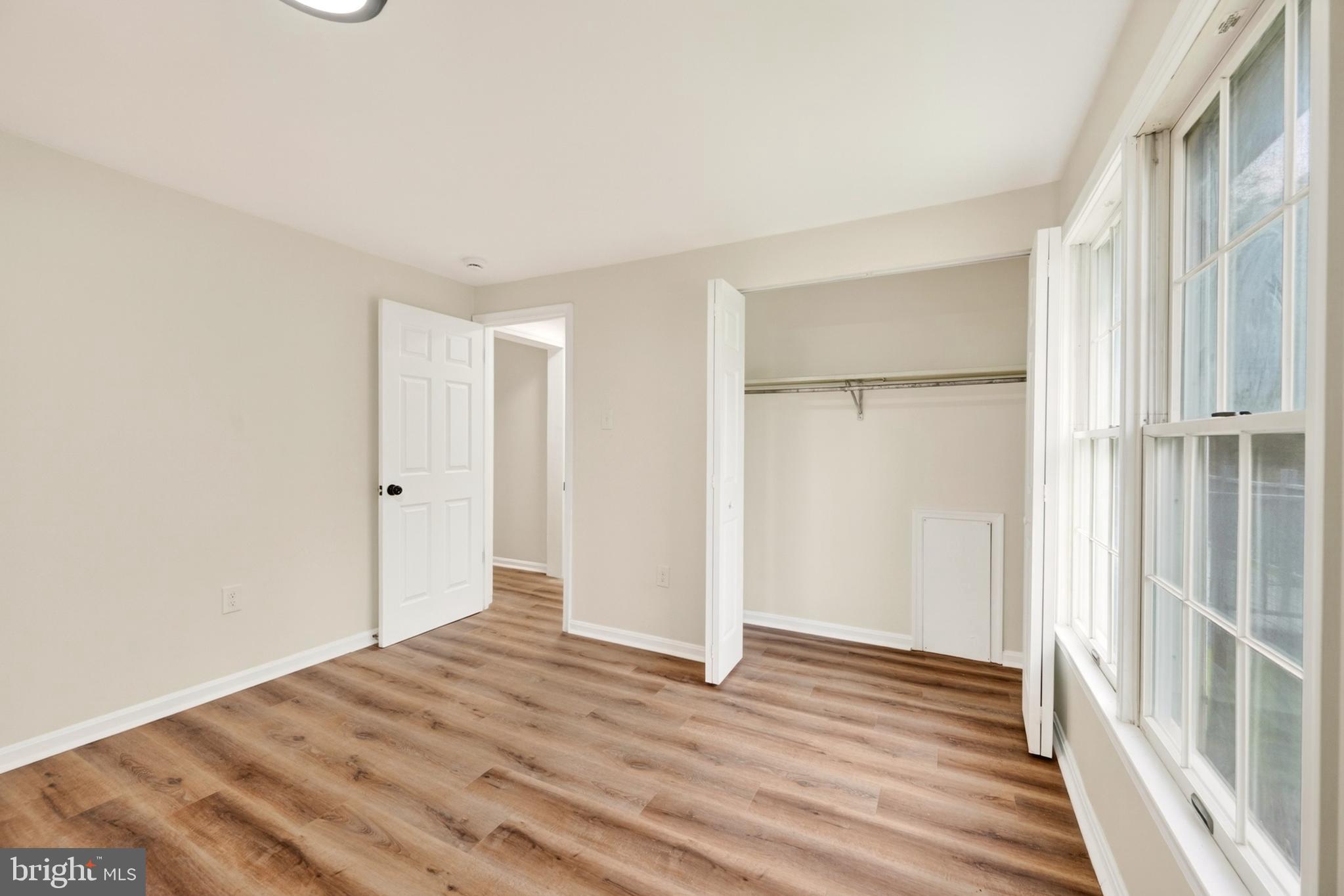 TEN HILLS - Residential