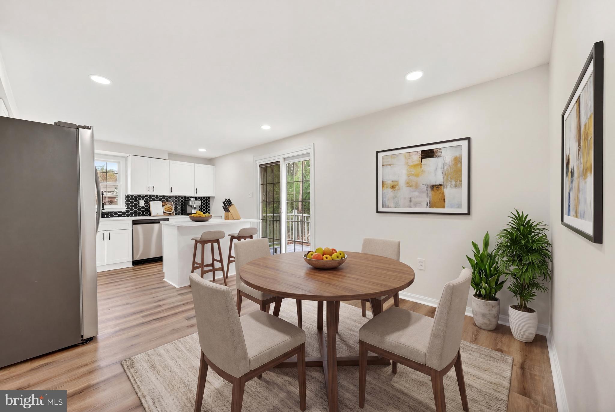 TEN HILLS - Residential