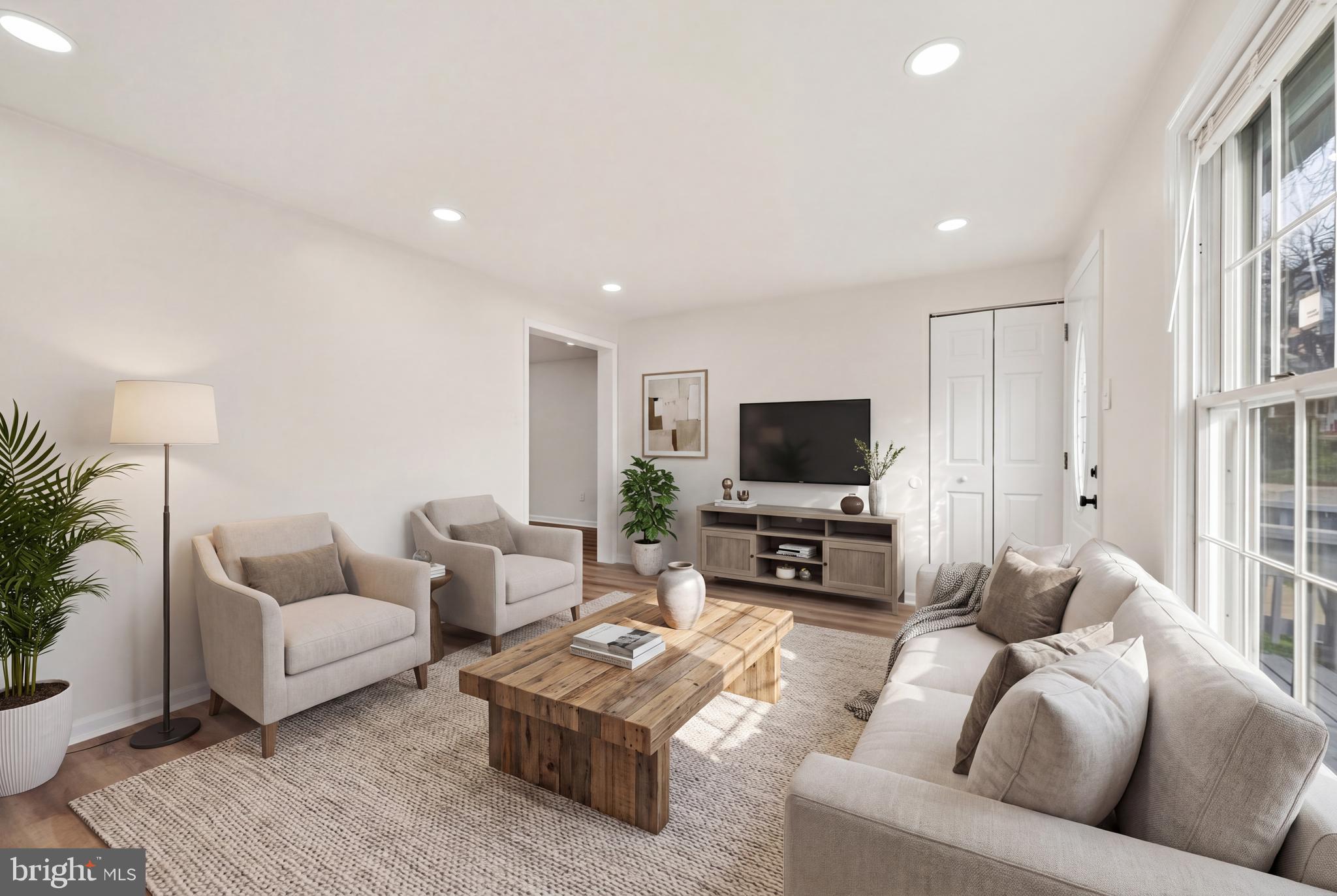 TEN HILLS - Residential