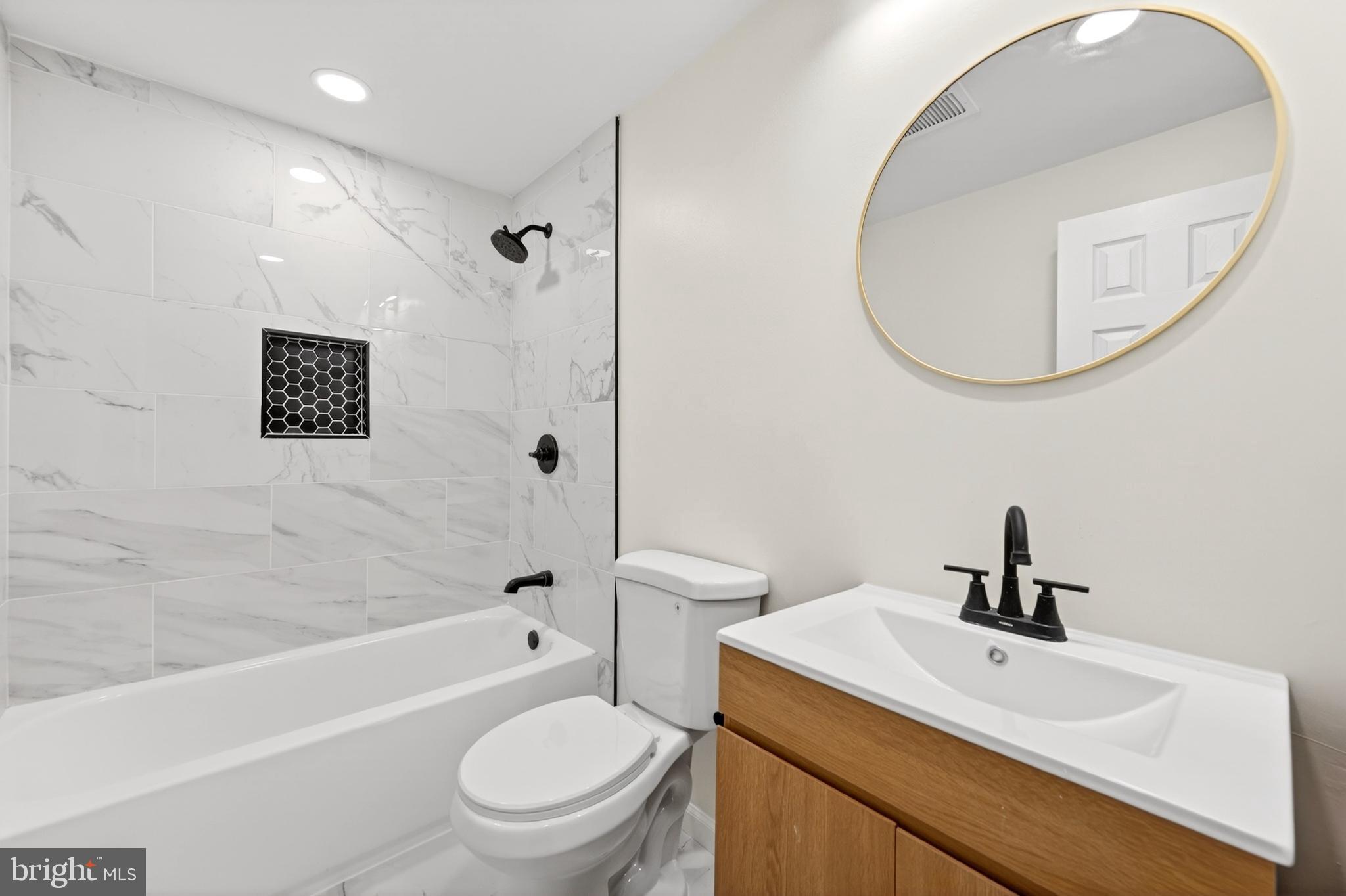 TEN HILLS - Residential