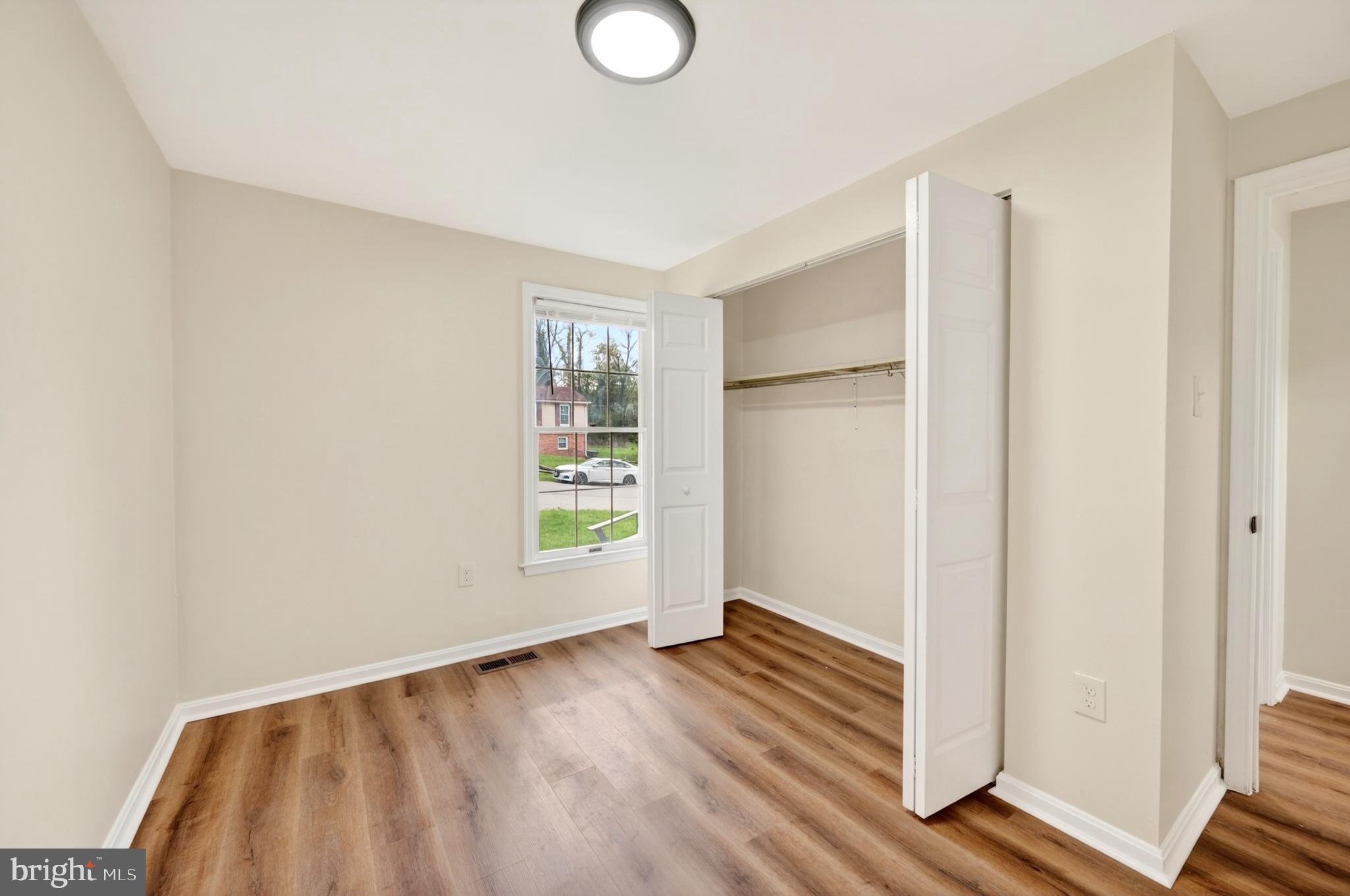 TEN HILLS - Residential