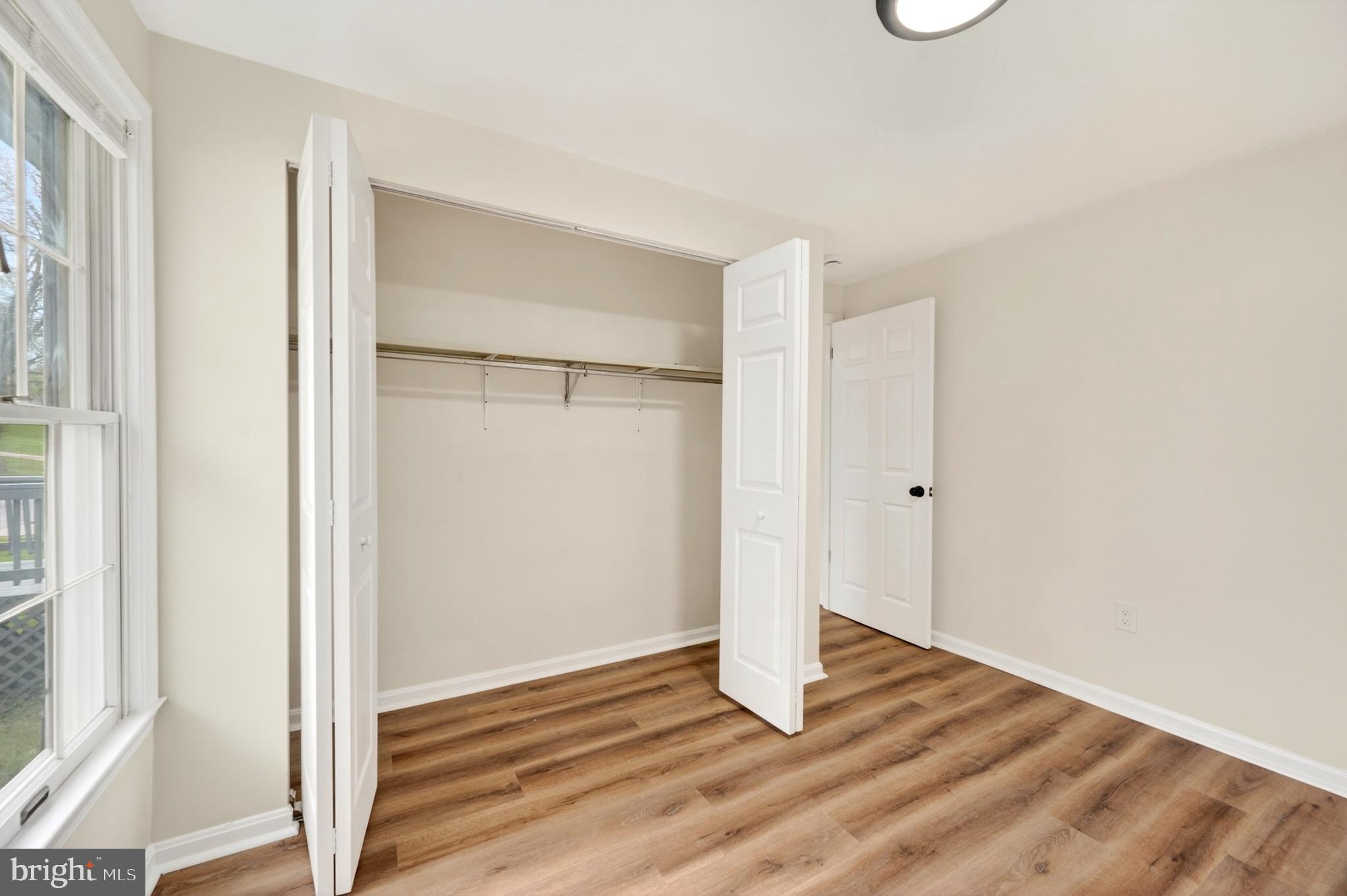 TEN HILLS - Residential