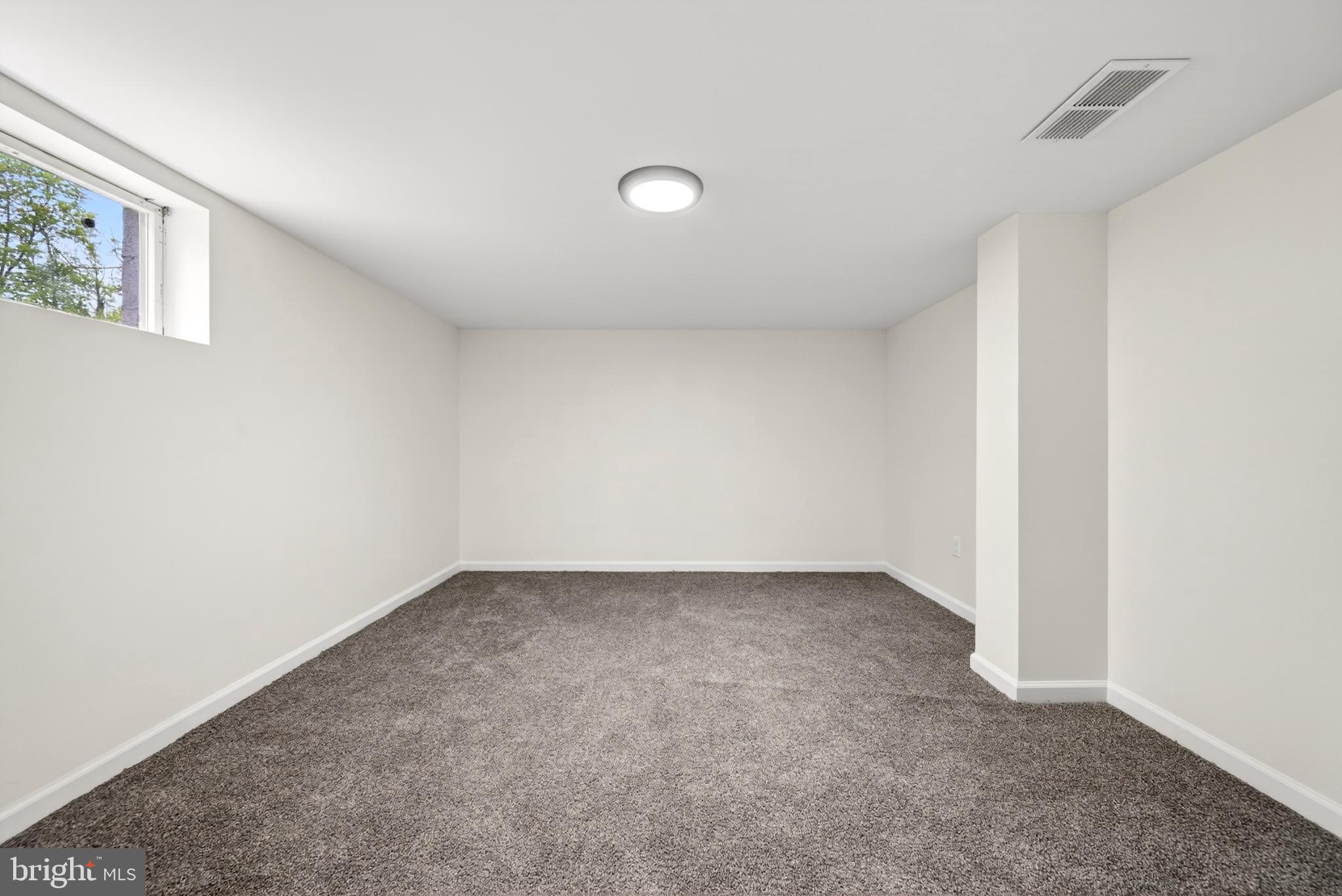 TEN HILLS - Residential