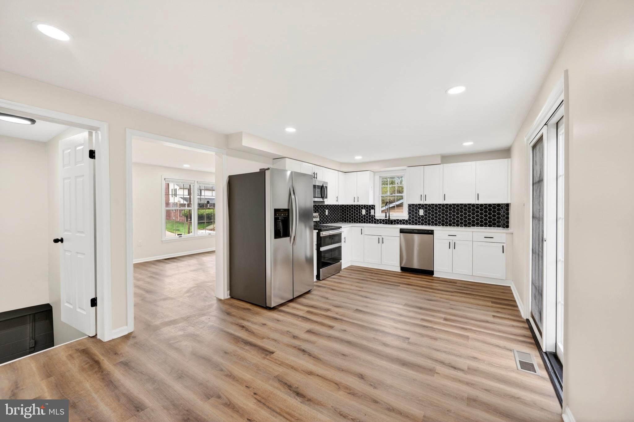 TEN HILLS - Residential