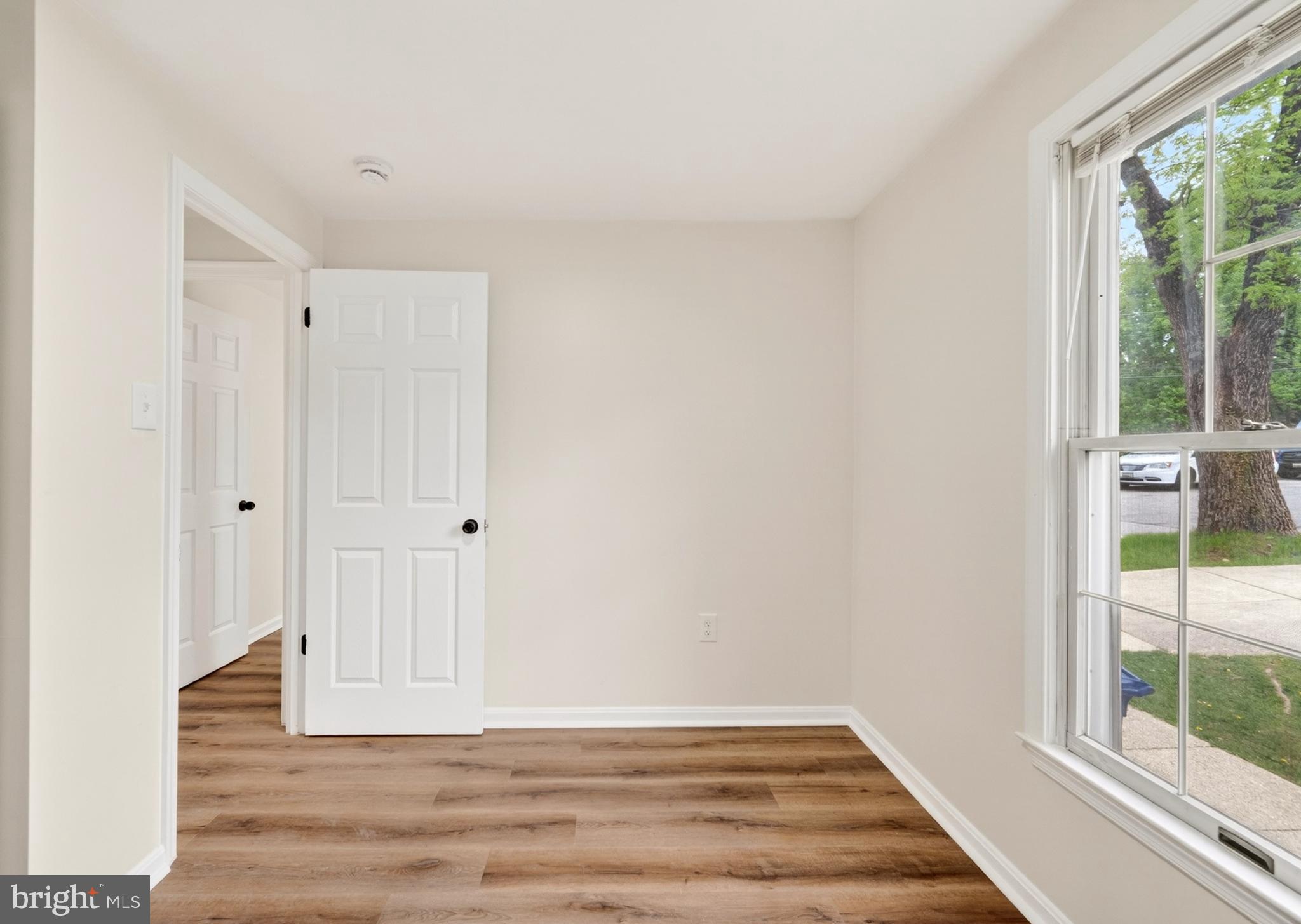 TEN HILLS - Residential