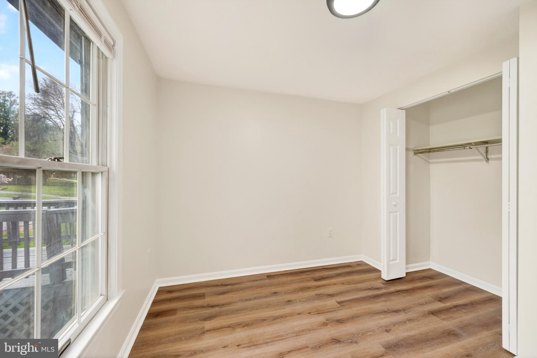 TEN HILLS - Residential