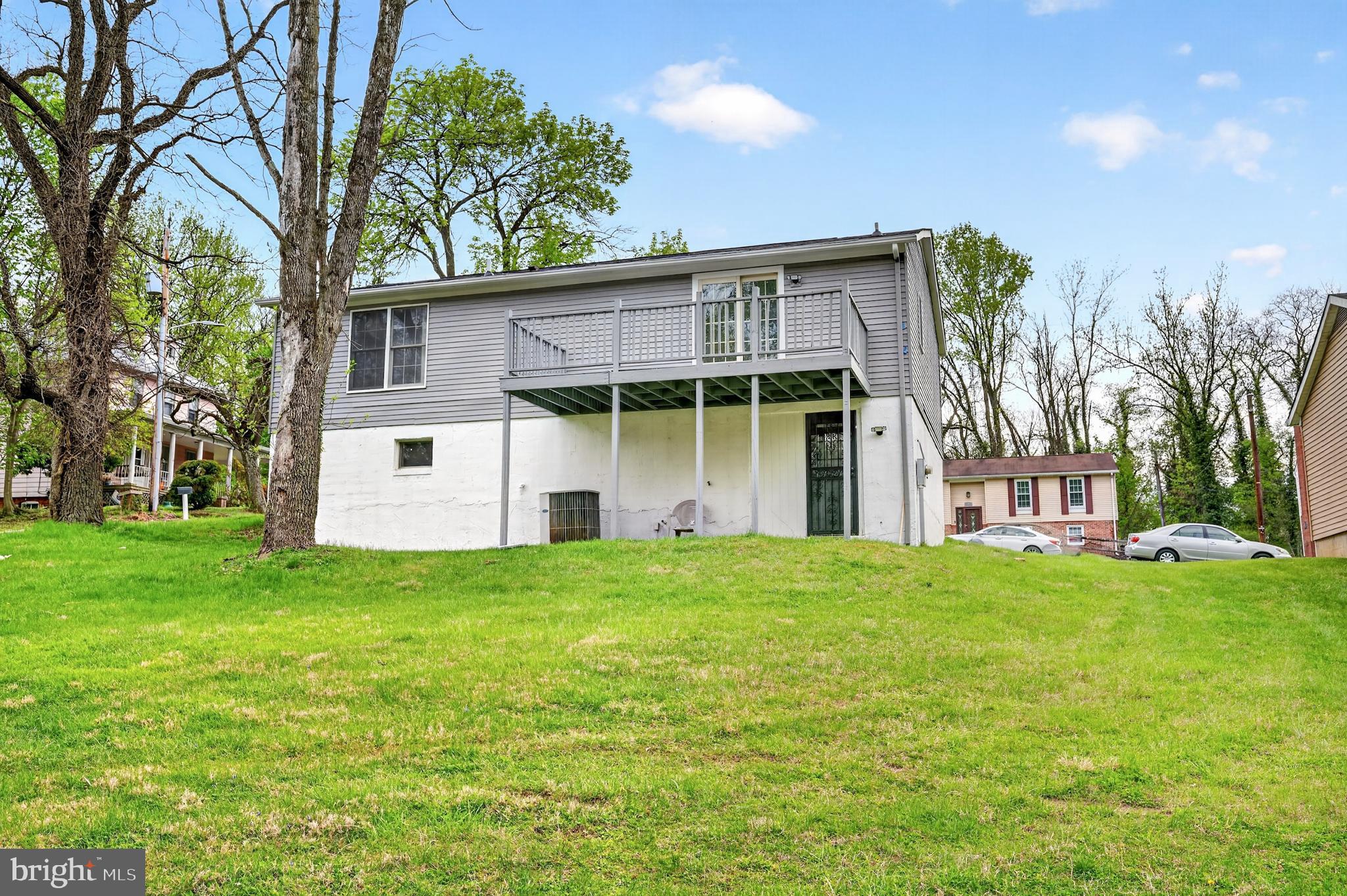 TEN HILLS - Residential