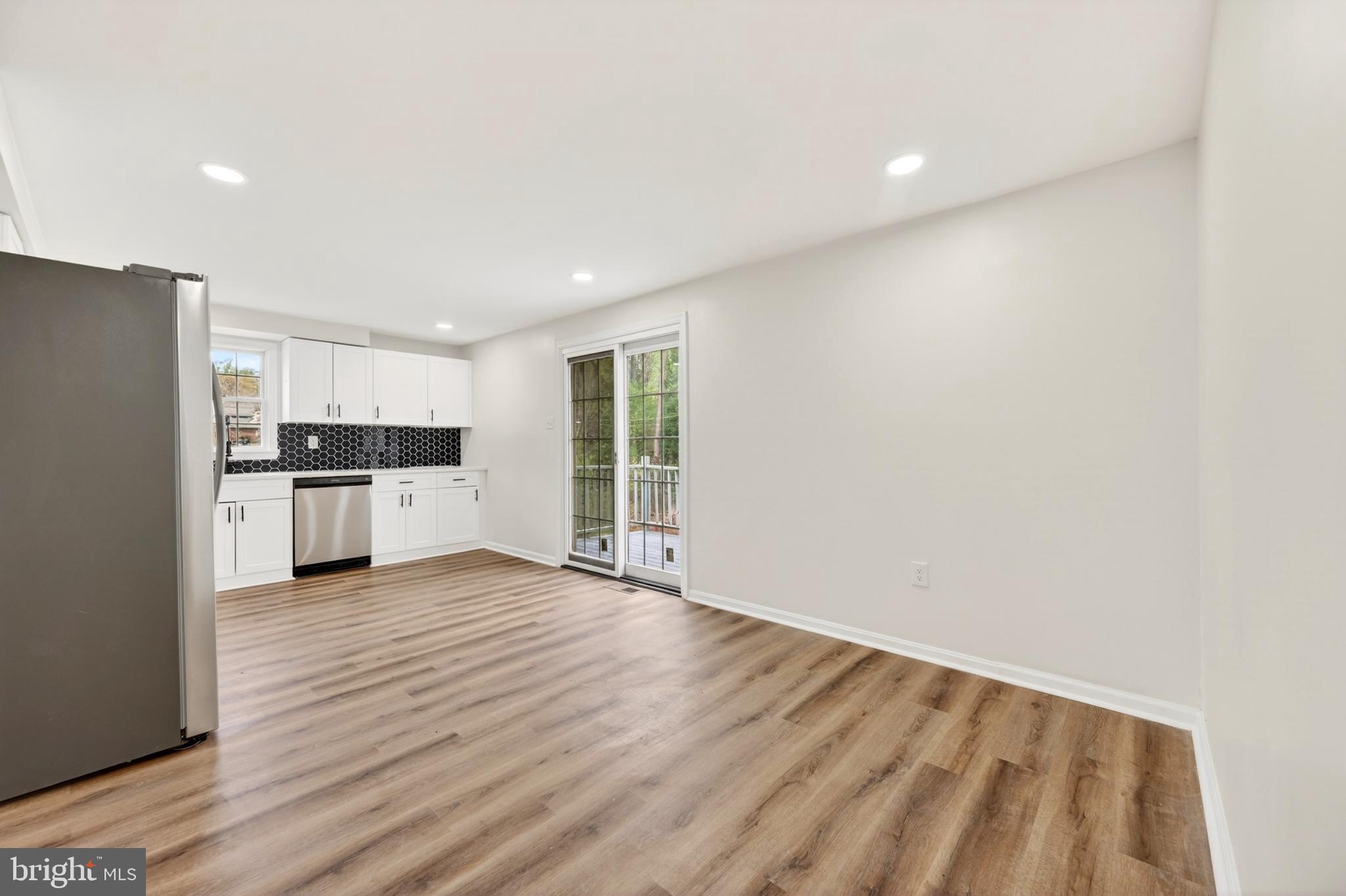 TEN HILLS - Residential