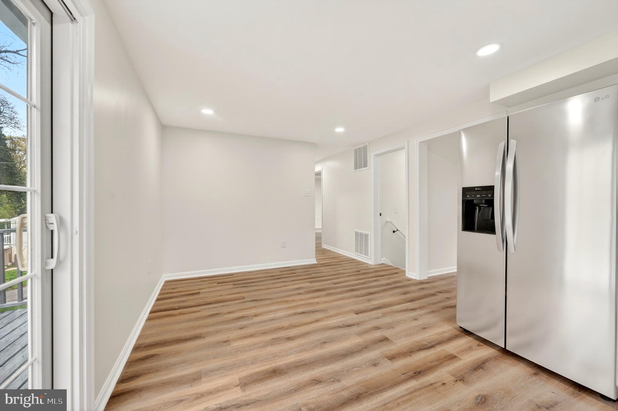 TEN HILLS - Residential