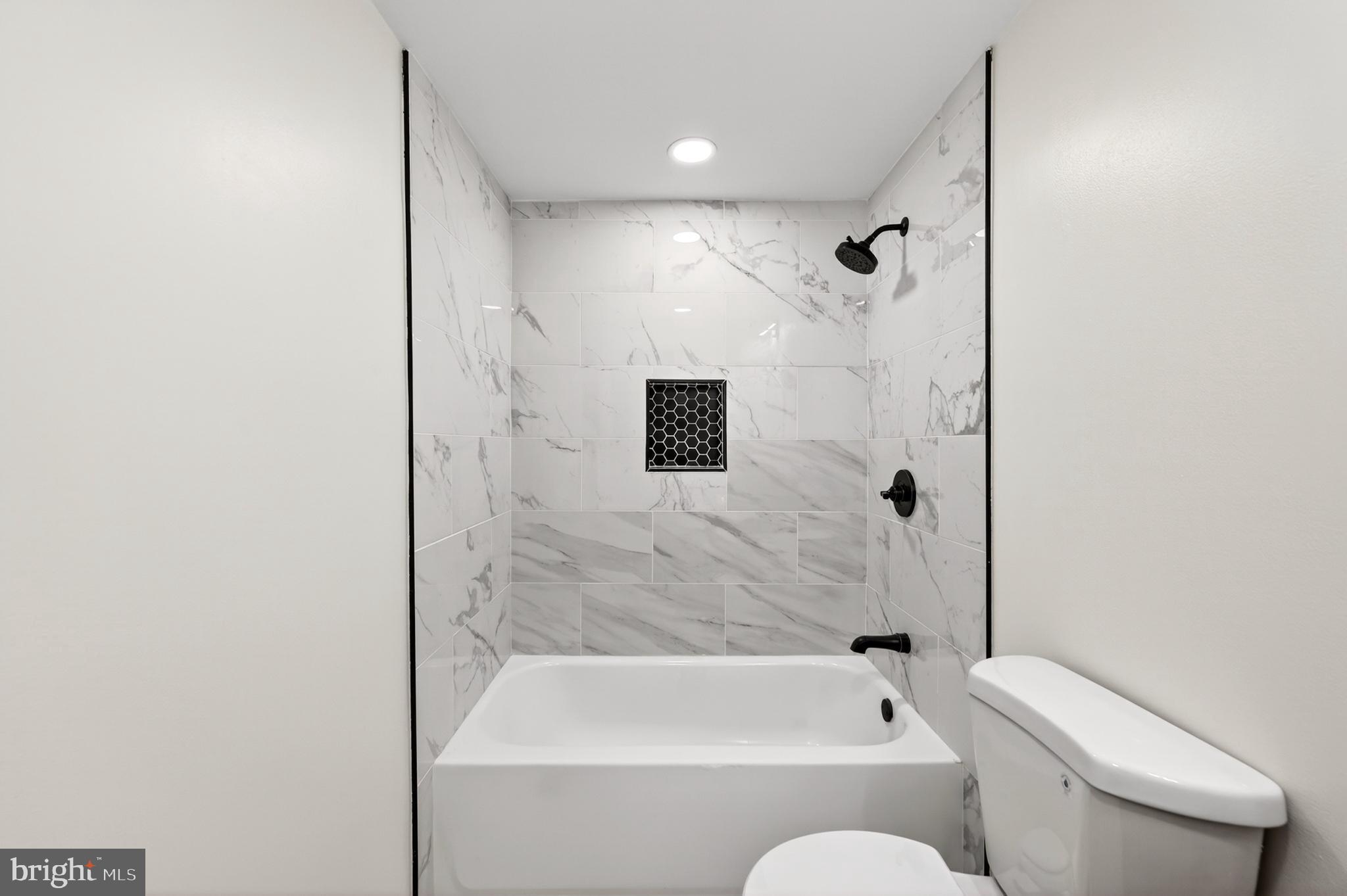 TEN HILLS - Residential