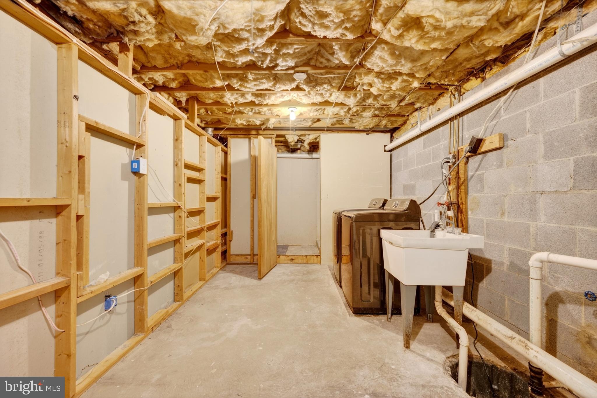 TEN HILLS - Residential