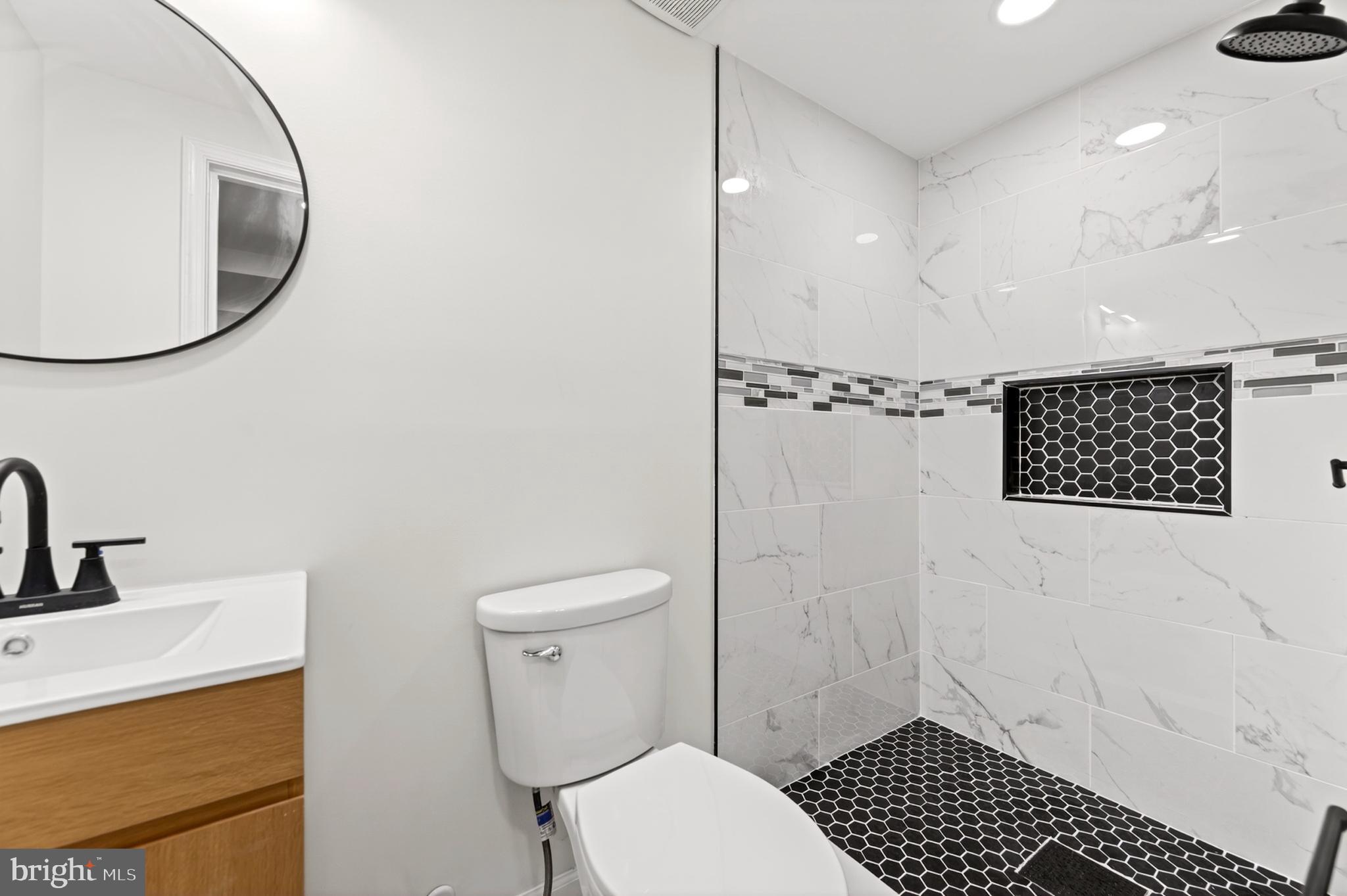 TEN HILLS - Residential