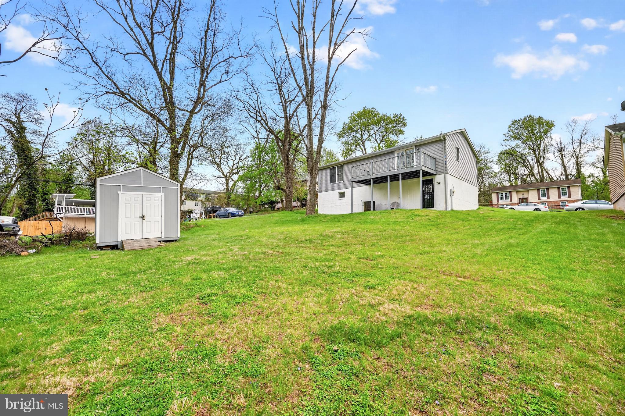 TEN HILLS - Residential