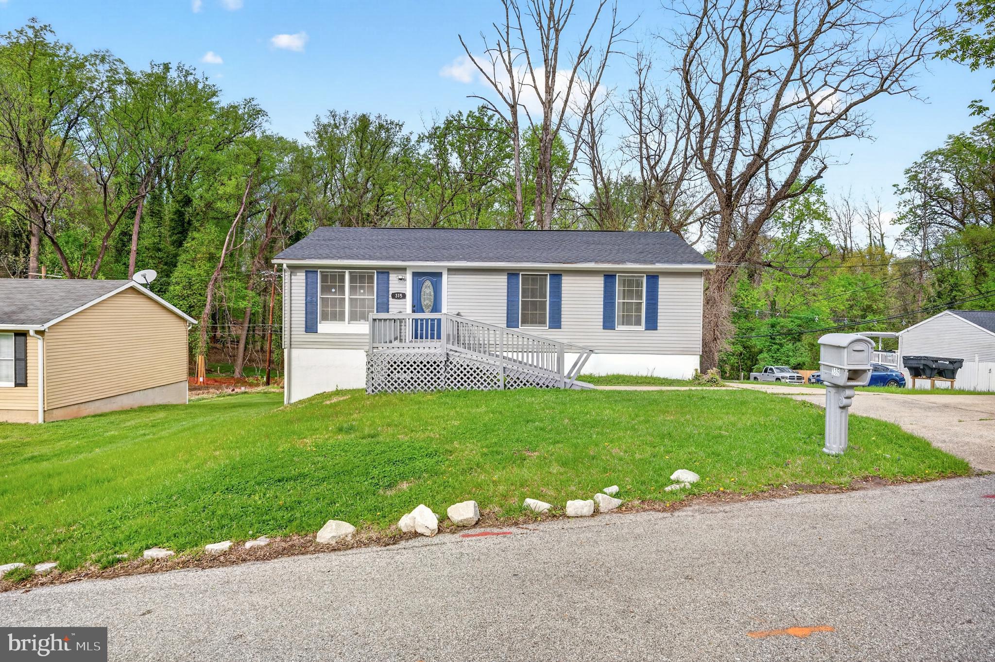 TEN HILLS - Residential