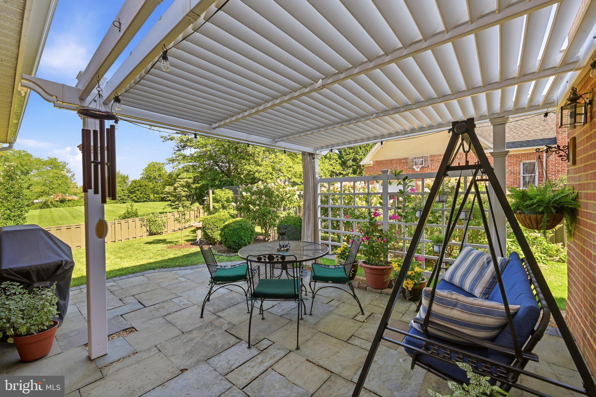 105 FOXBURY LANE