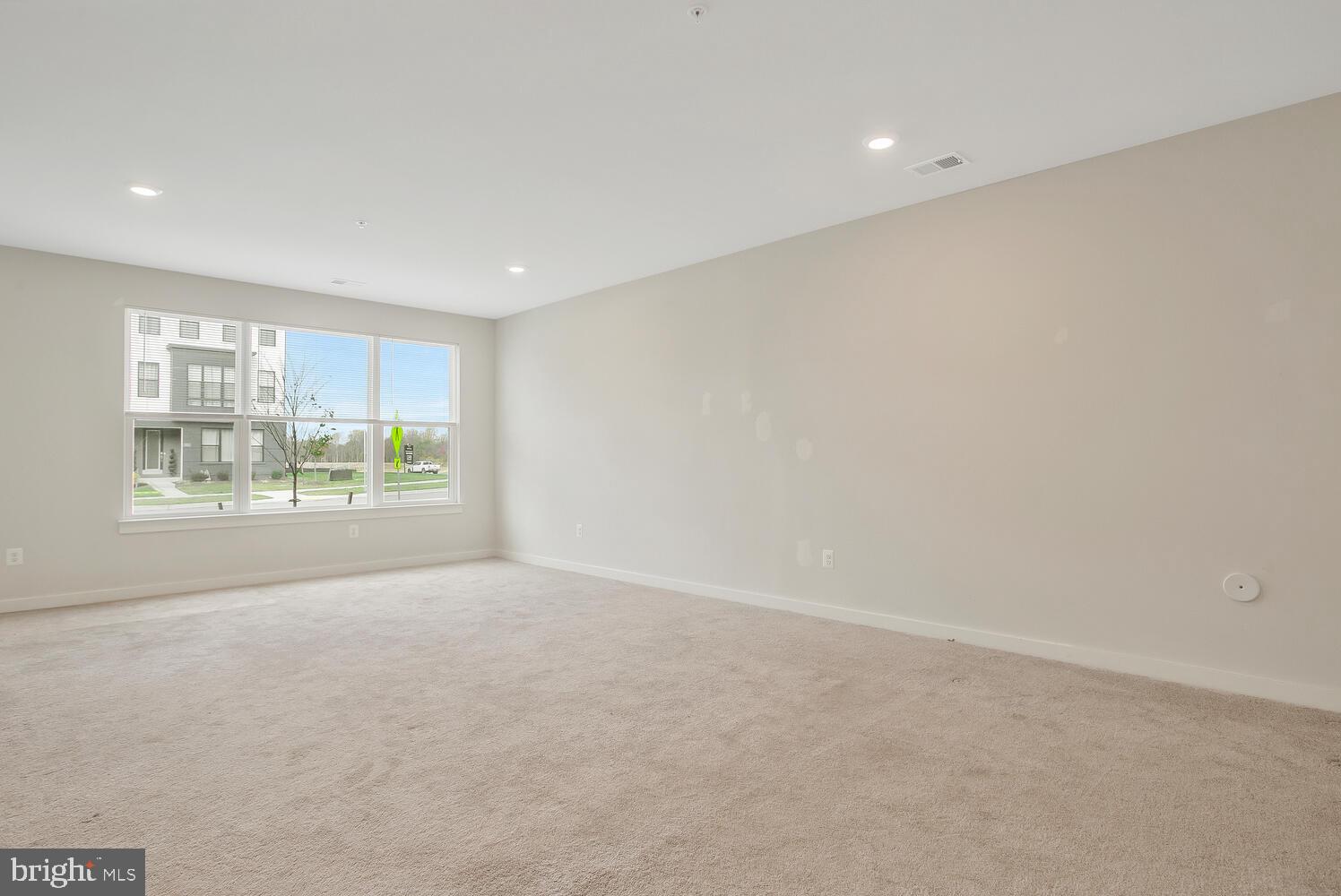 SOUTH LAKES OFFICE - Residential