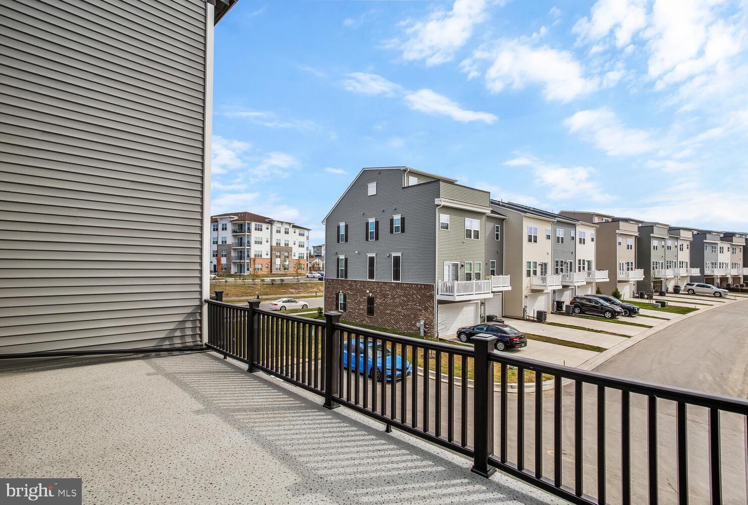 SOUTH LAKES OFFICE - Residential