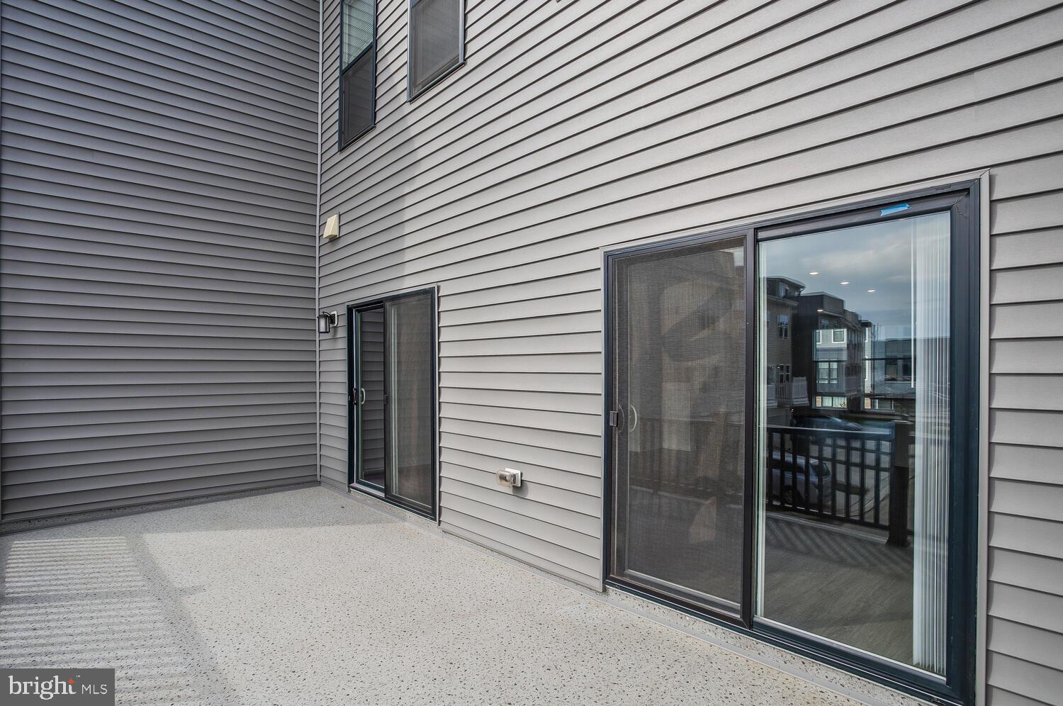 SOUTH LAKES OFFICE - Residential