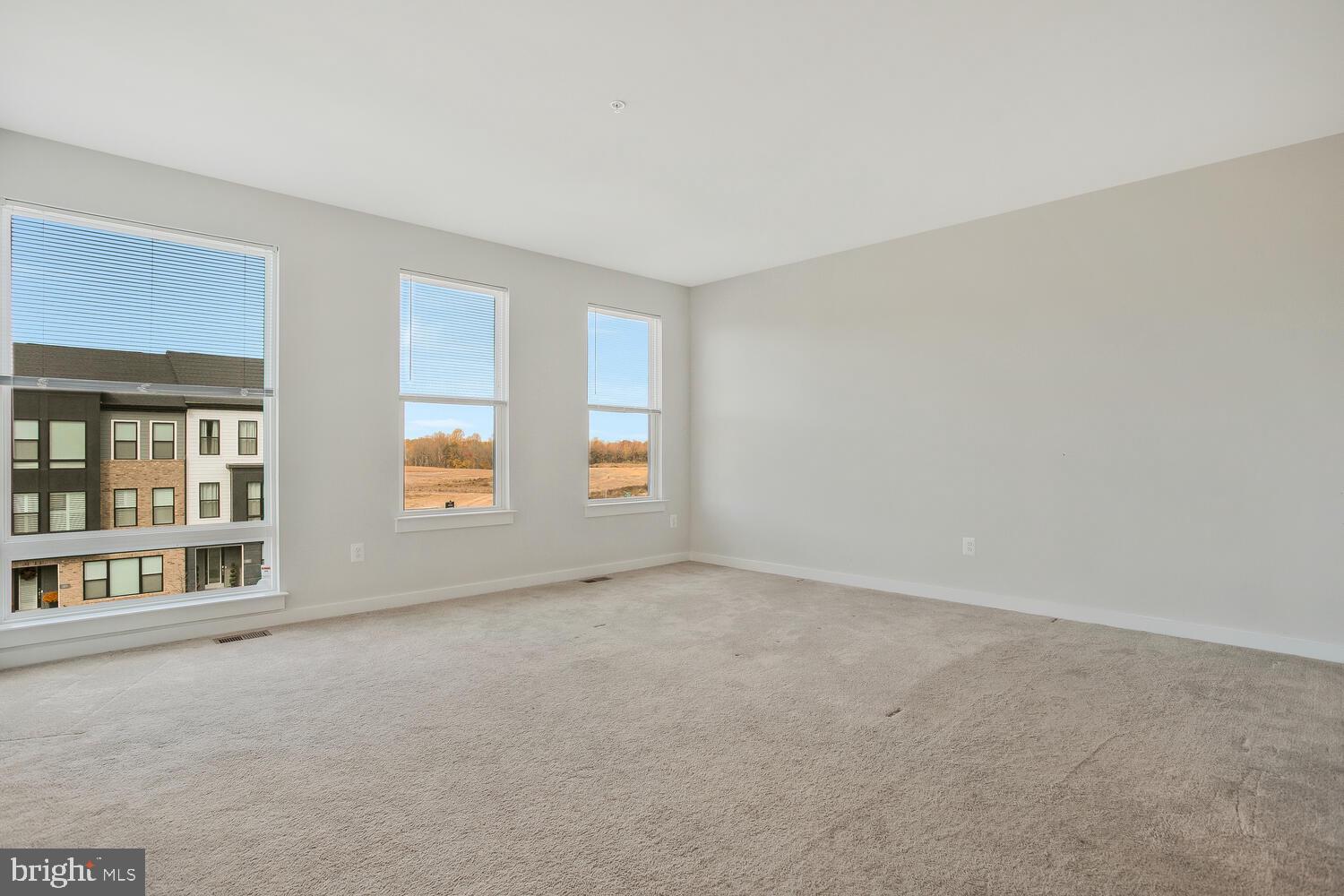 SOUTH LAKES OFFICE - Residential