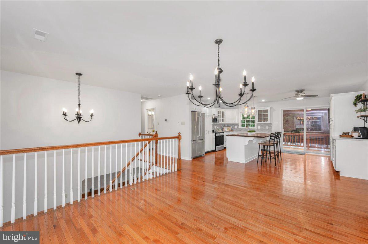 WHISPERING HILLS - Residential