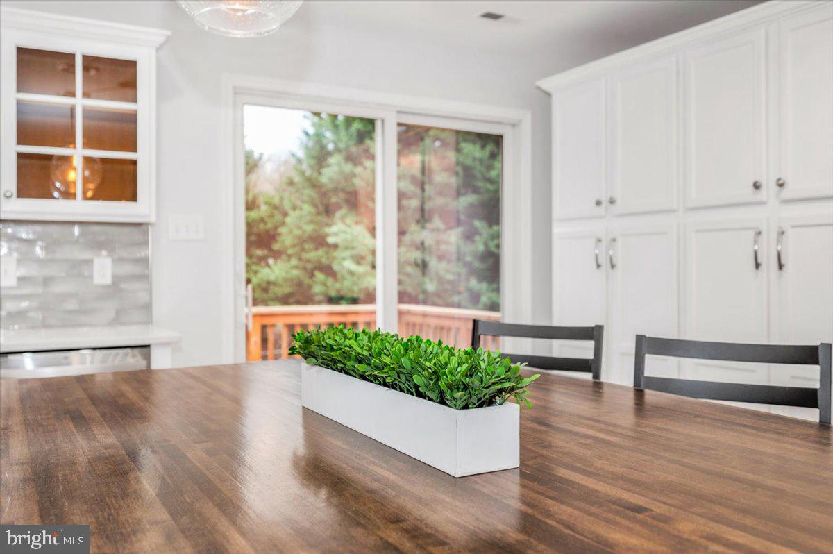 WHISPERING HILLS - Residential