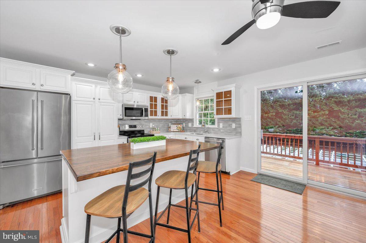 WHISPERING HILLS - Residential