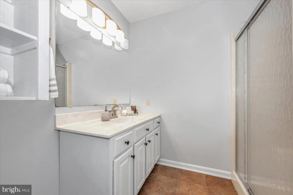 WHISPERING HILLS - Residential