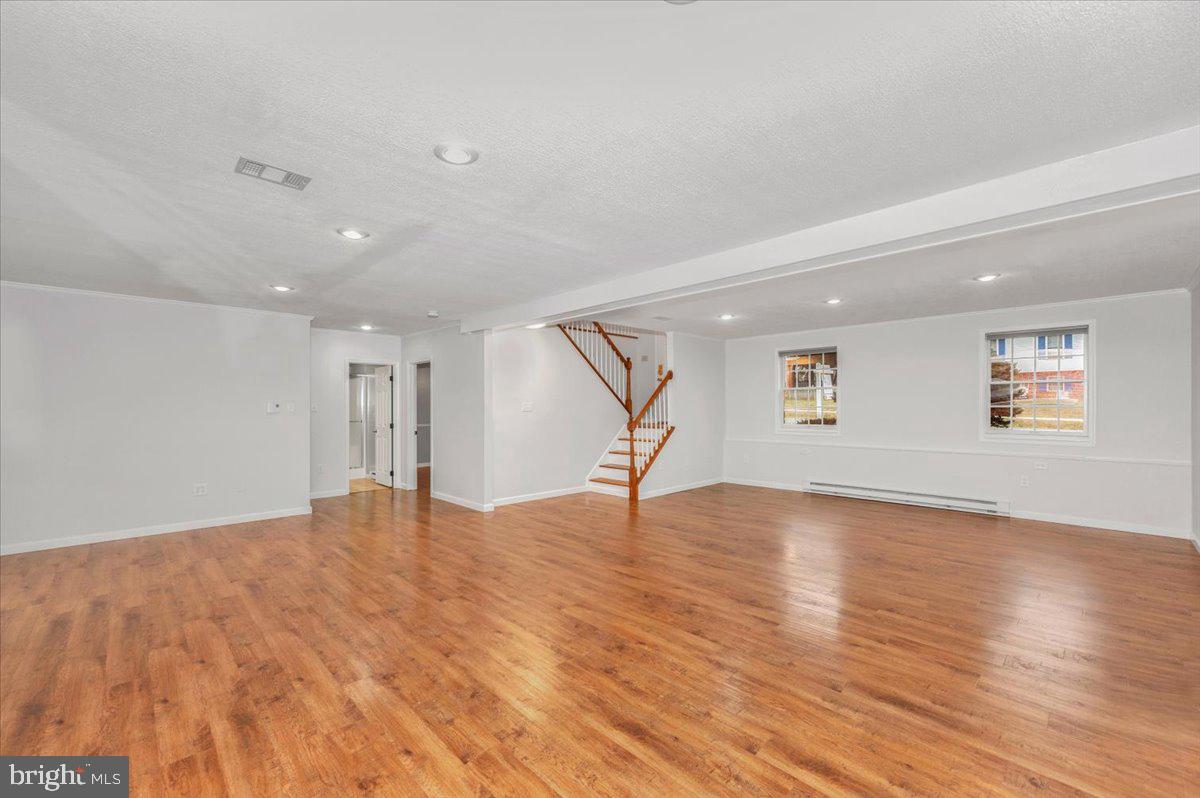 WHISPERING HILLS - Residential