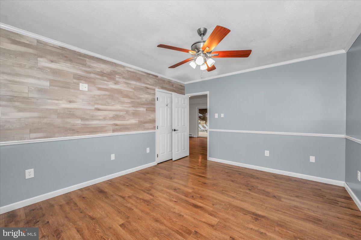 WHISPERING HILLS - Residential