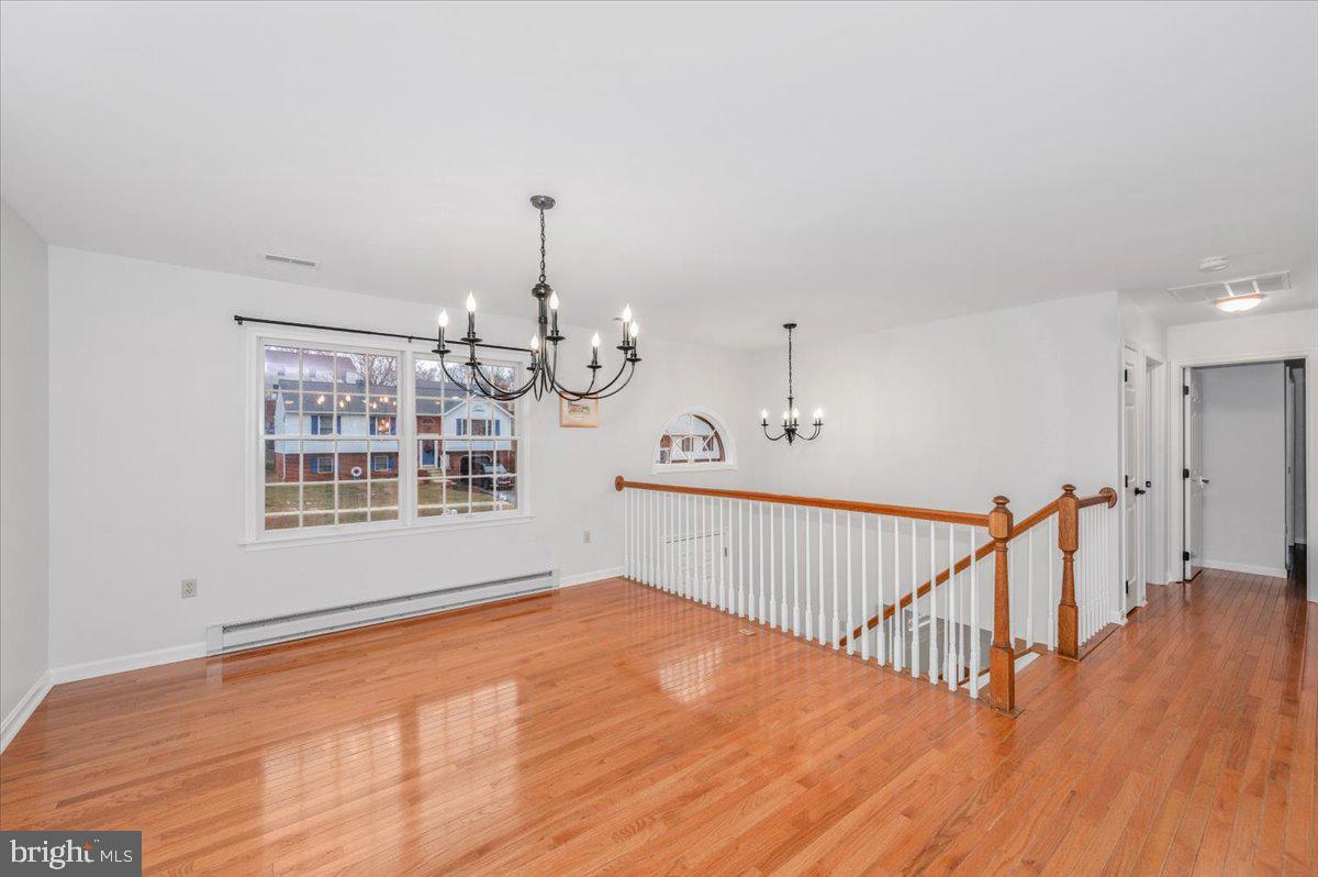 WHISPERING HILLS - Residential