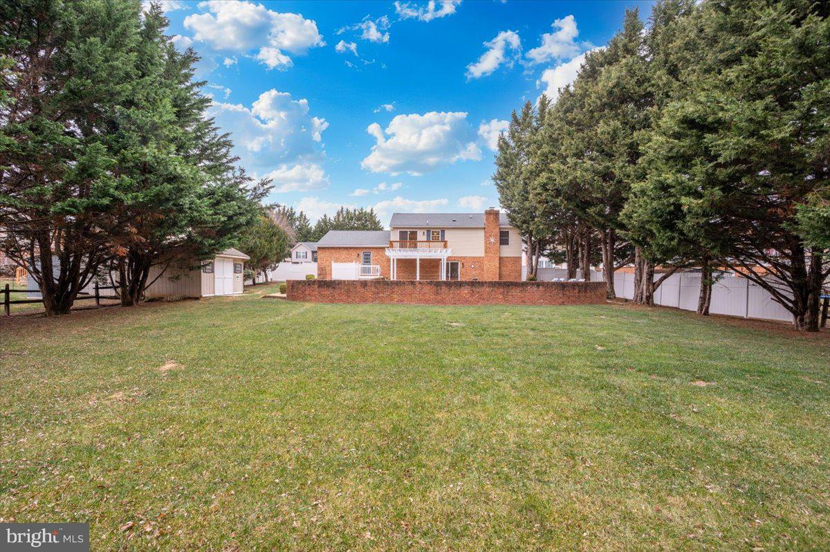 WHISPERING HILLS - Residential