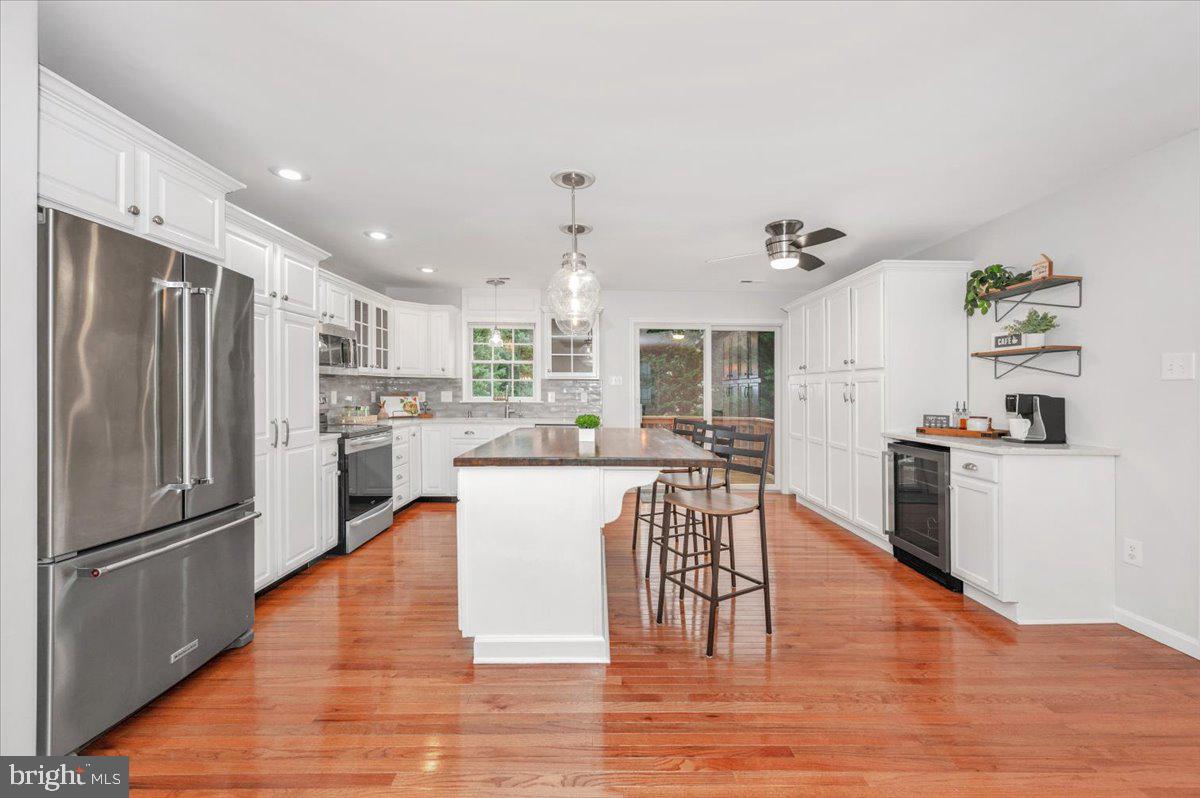 WHISPERING HILLS - Residential