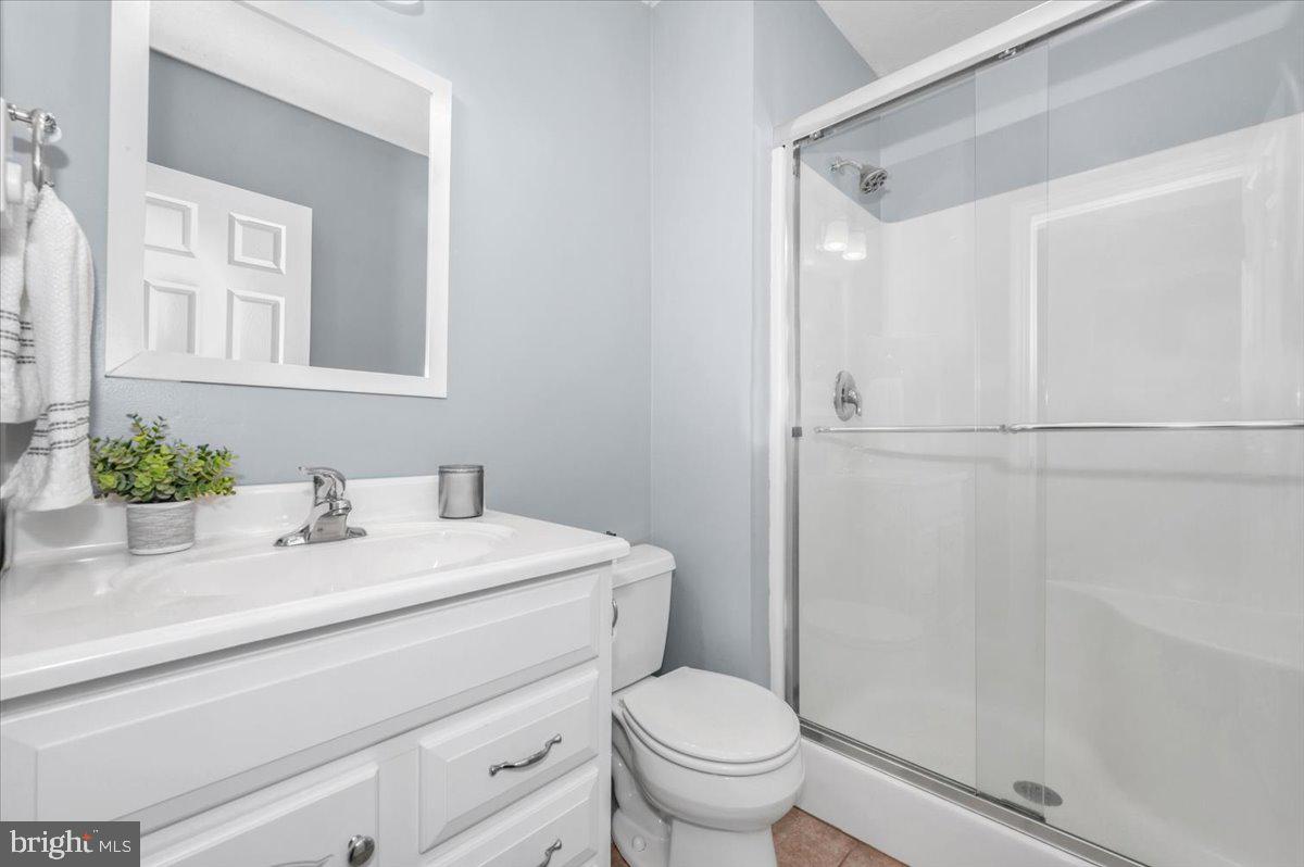 WHISPERING HILLS - Residential